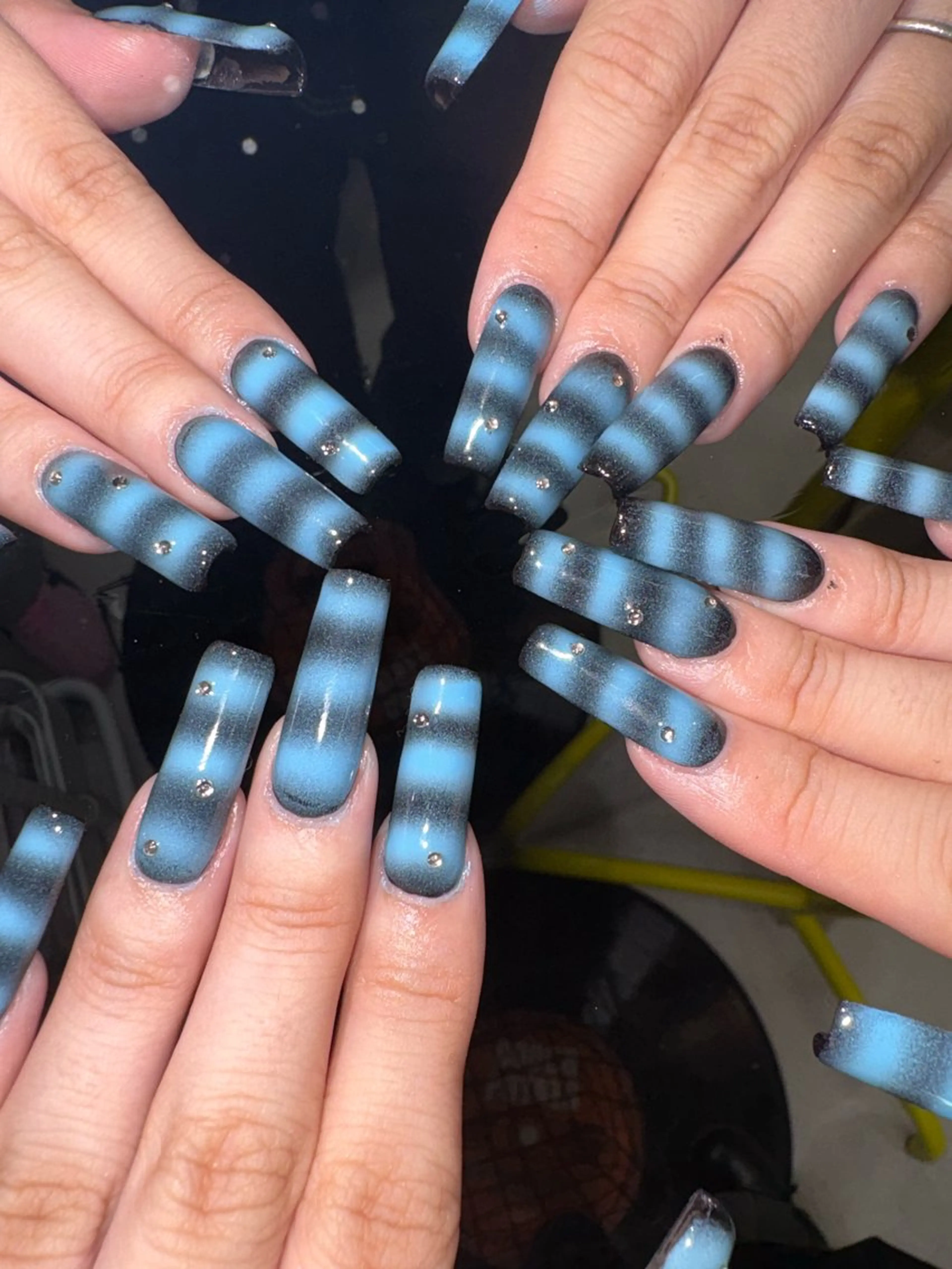 ネイル ロングネイル ハンドネイル 33nail✴️栄 スミレ❇️Gel-xのネイルデザイン