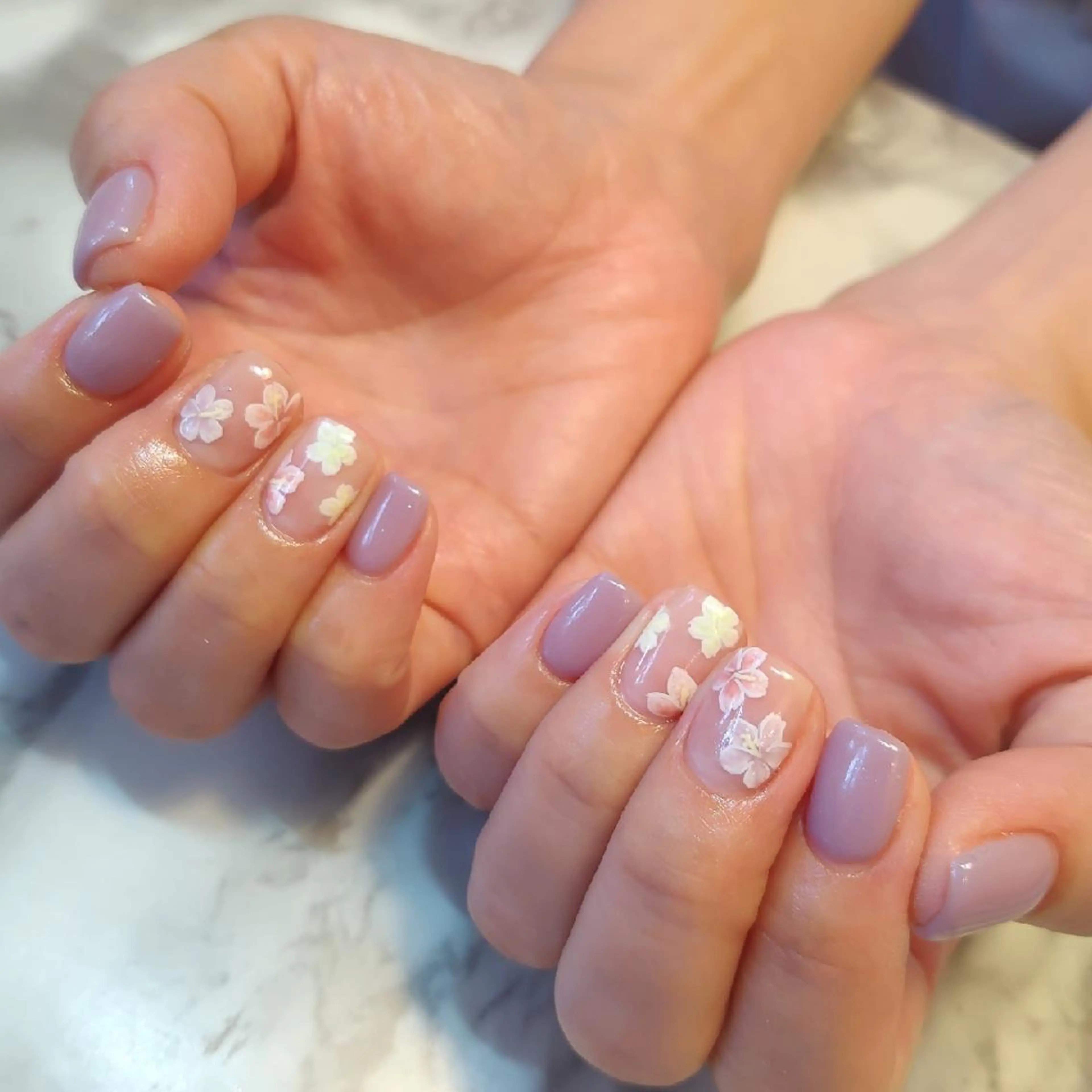 ネイル ジェヌインネイル 河内のネイルデザイン