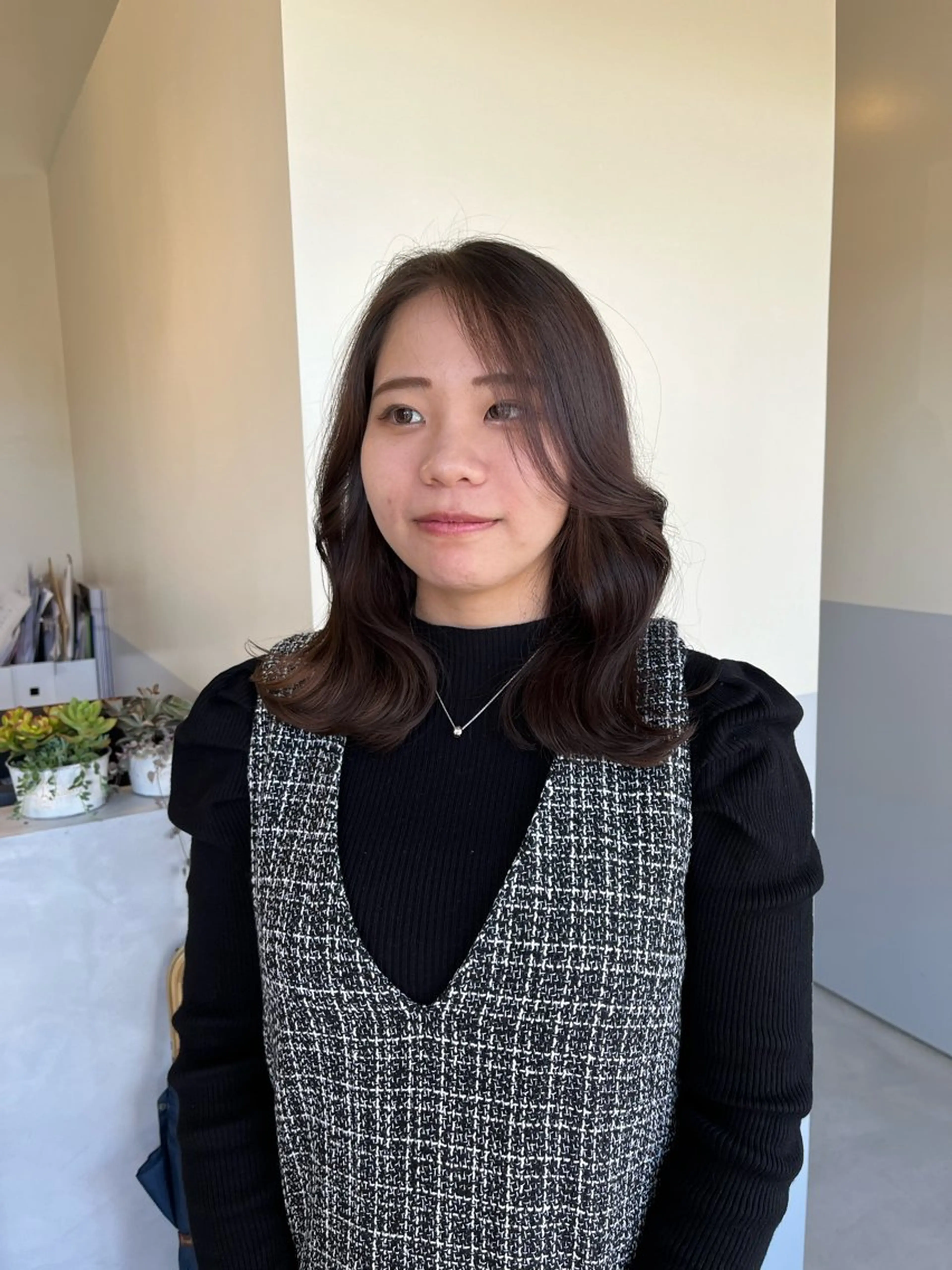 ミディアム 神谷 夏帆のヘアスタイル