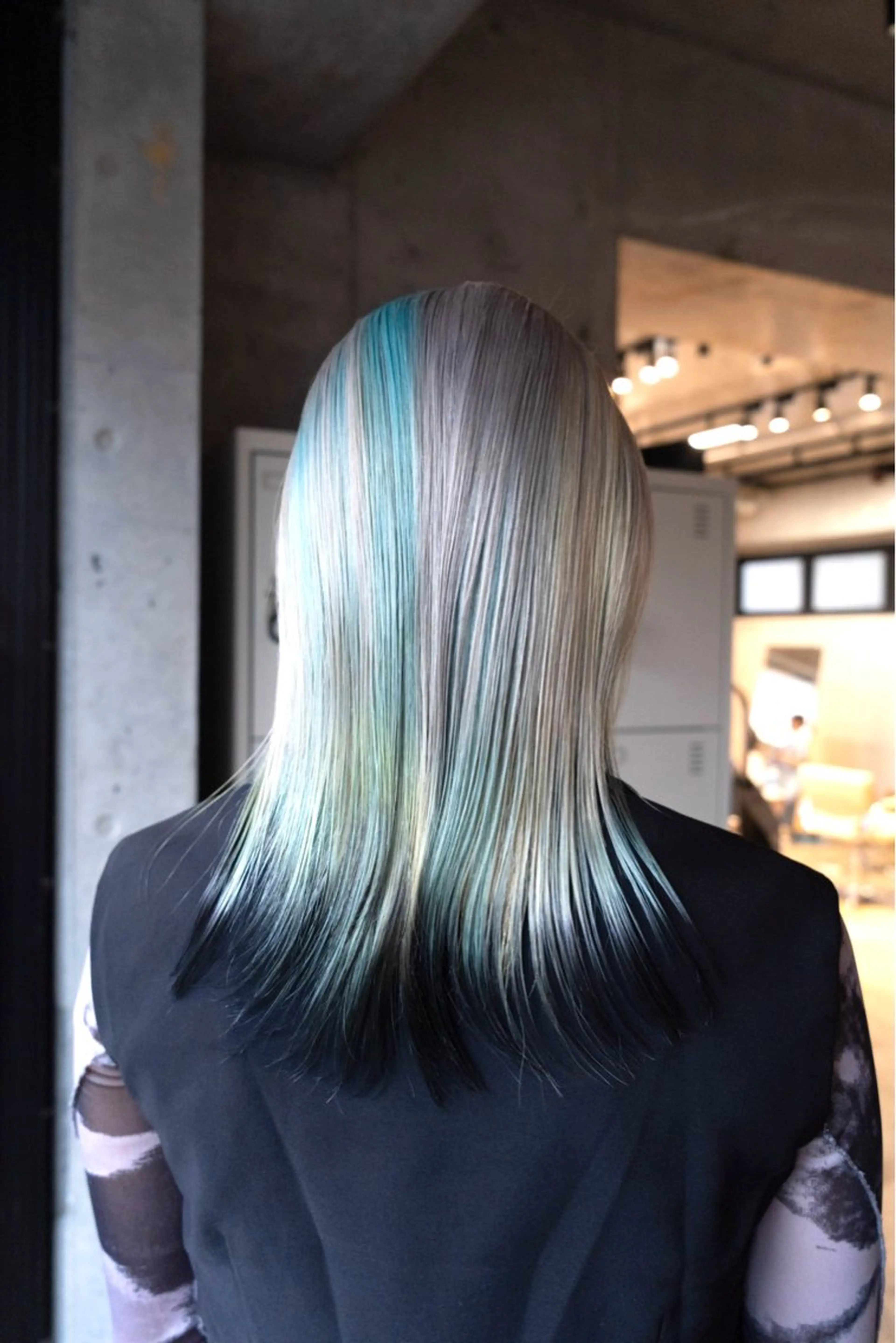 カラー ウルフ/レイヤー/ ブリーチカラーのヘアスタイル