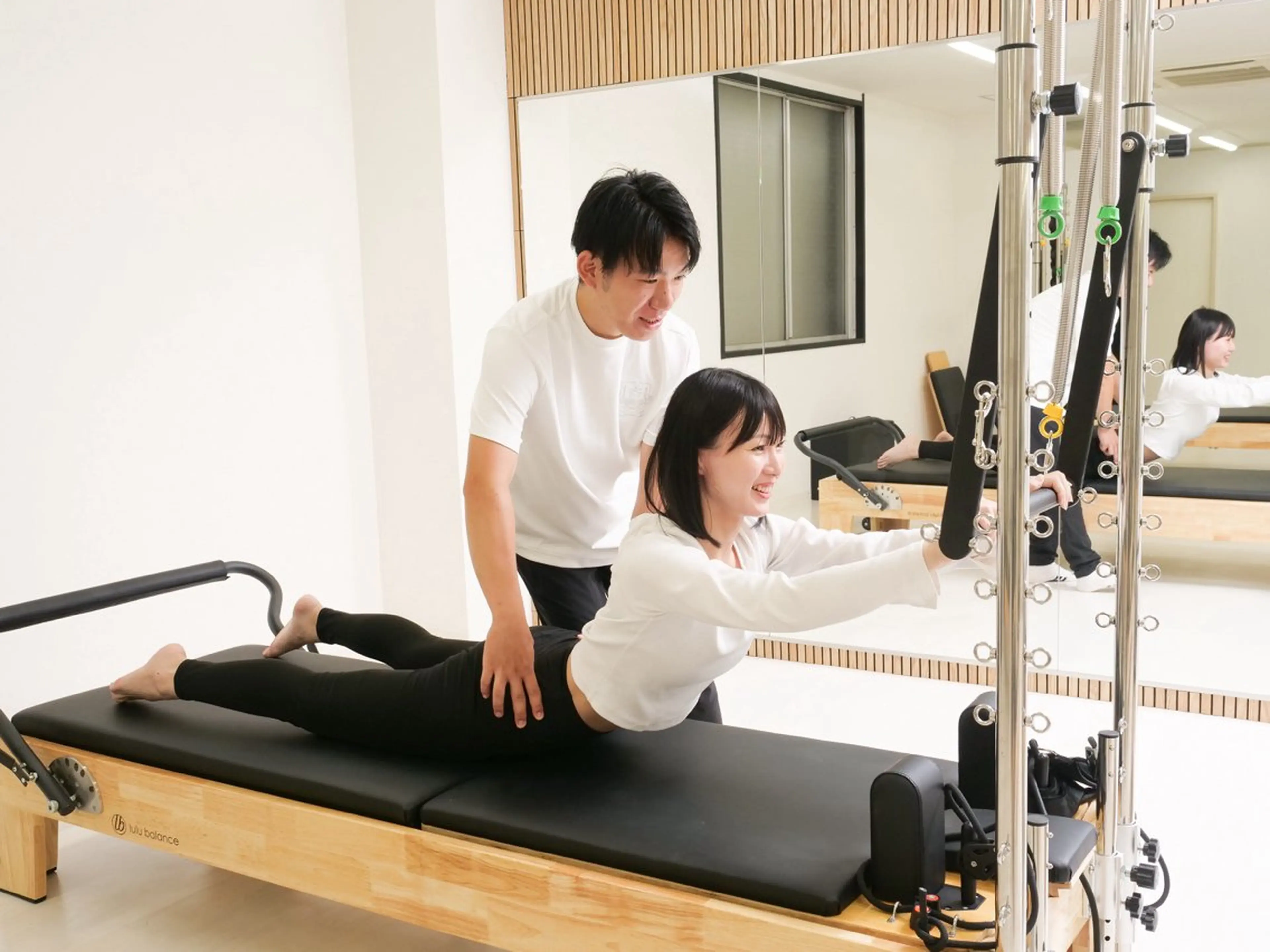 美容鍼×小顔矯正 ×美容整体　浜川泰仁のエステ・リラクイメージ