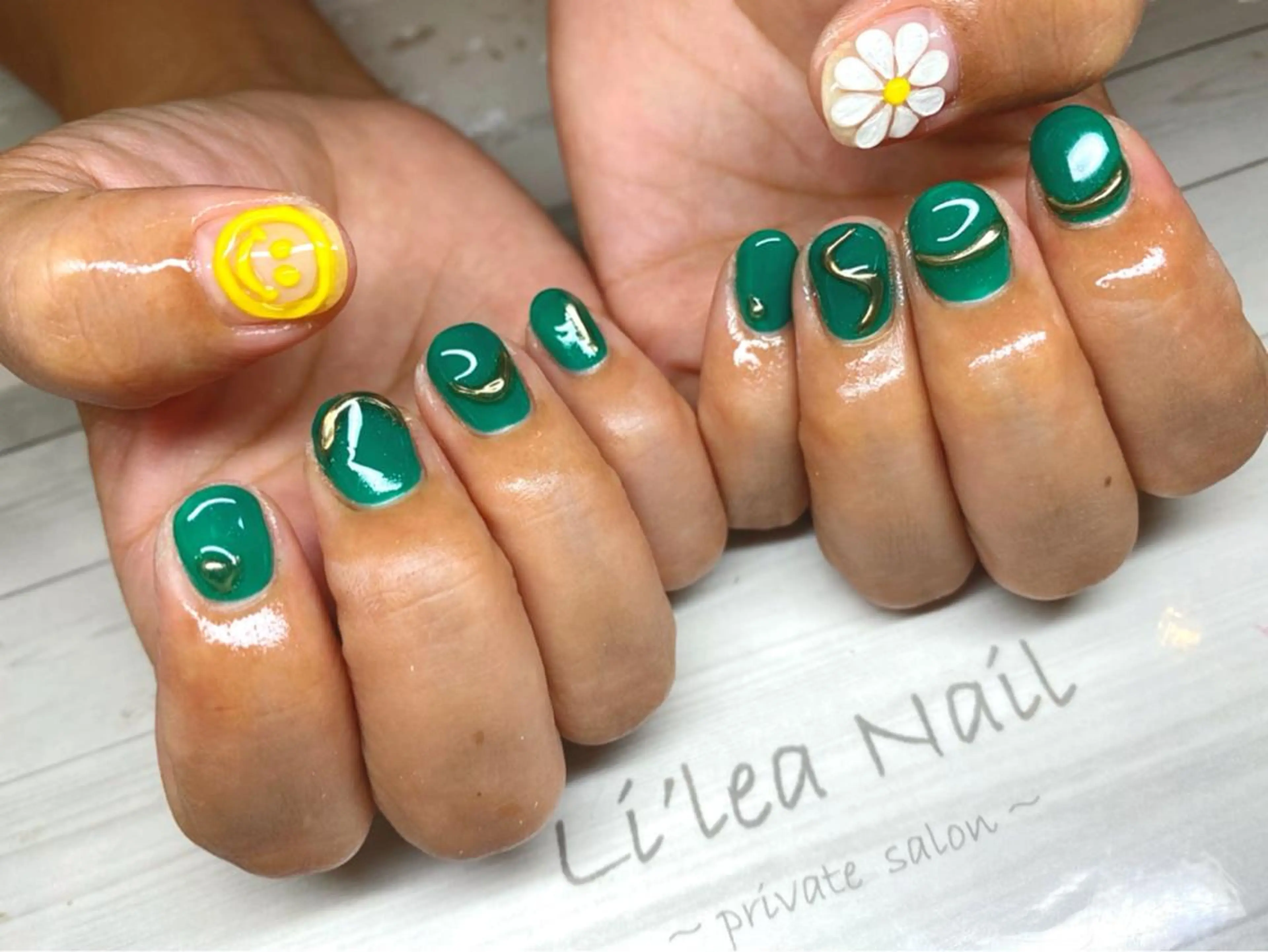 ネイル Li'leaNail AINAのネイルデザイン