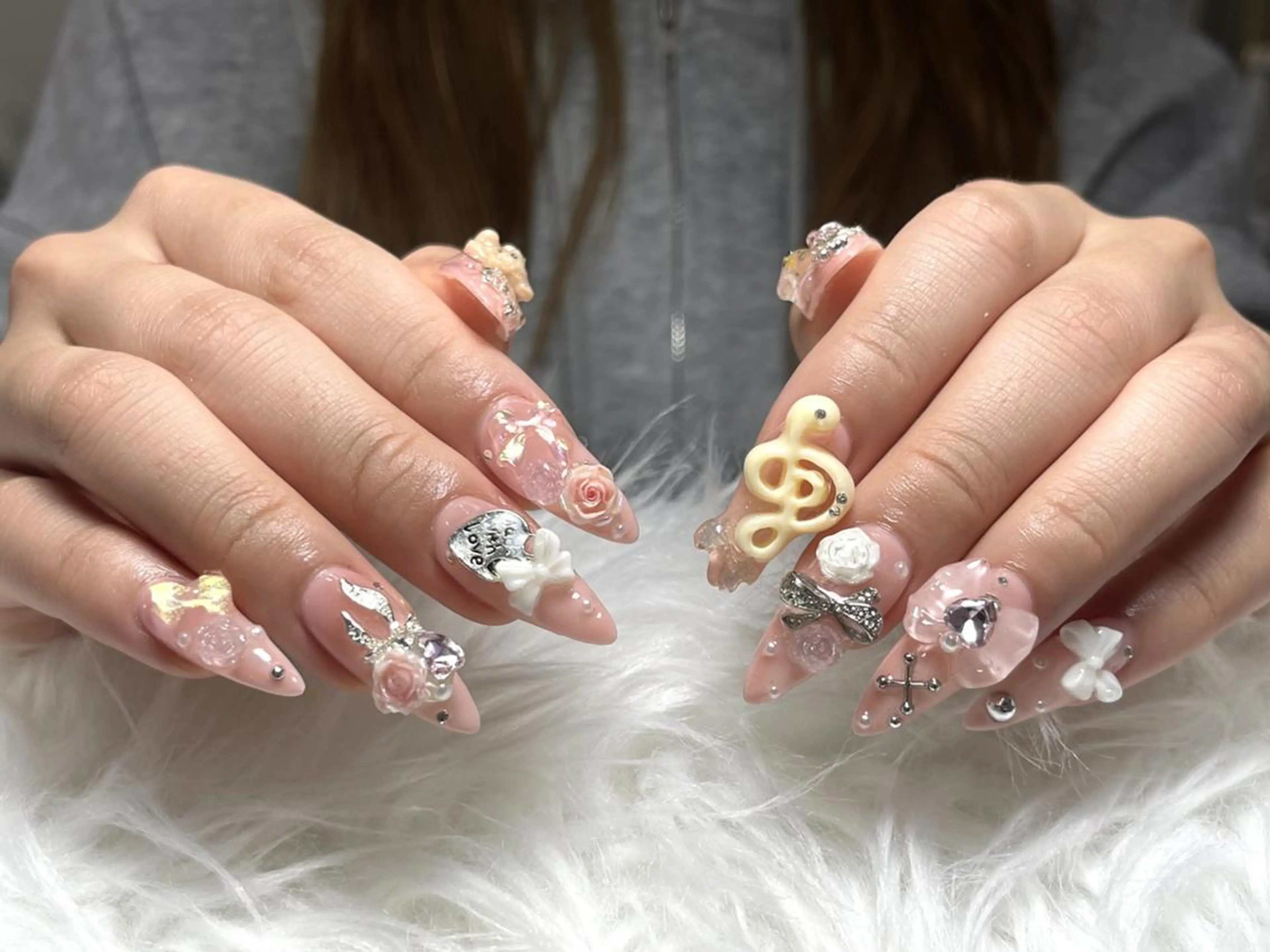 ネイル 長さ出し グラデーション 卒業式 キラキラネイル マグネットネイル RiRi Belle Nail池袋のネイルデザイン