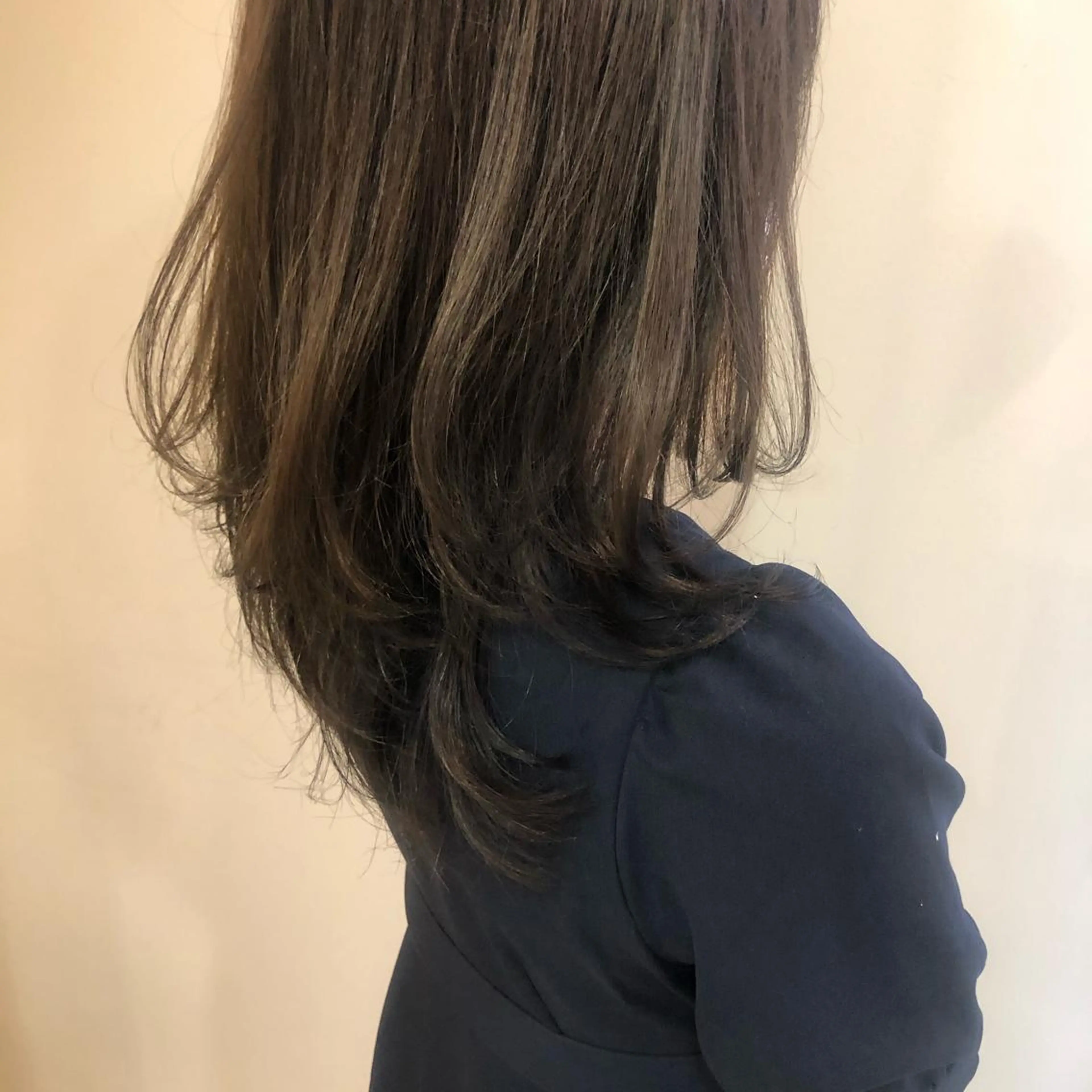 ミディアム カラー ミディアムレイヤー ベージュカラー レイヤーカット カット ヘアカラー トリートメント 盛れるレイヤーカット 得意🌹井上美沙のヘアスタイル