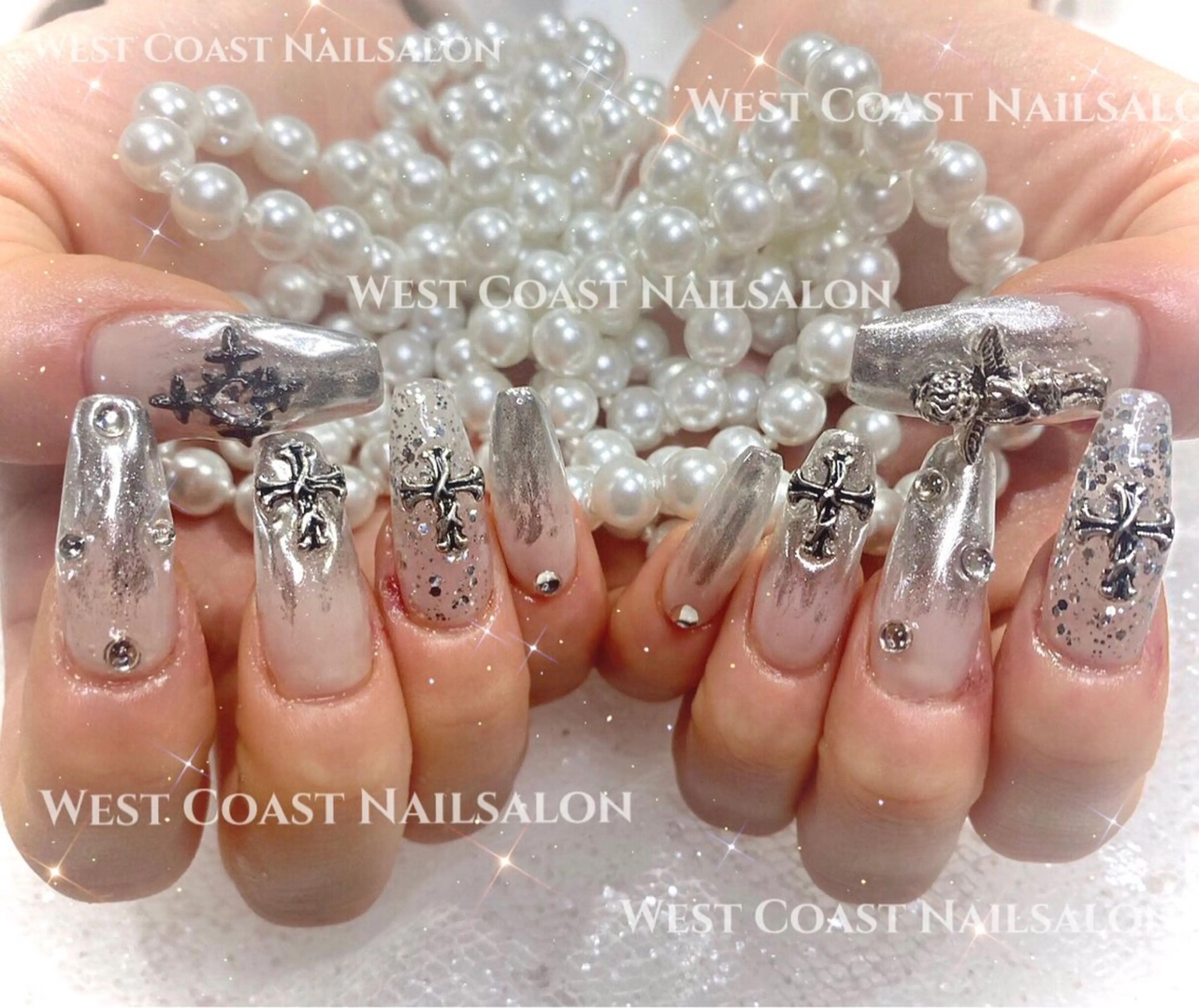 ネイル ハンドネイル リボン、ガーリー パーツ放題専門店のネイルデザイン