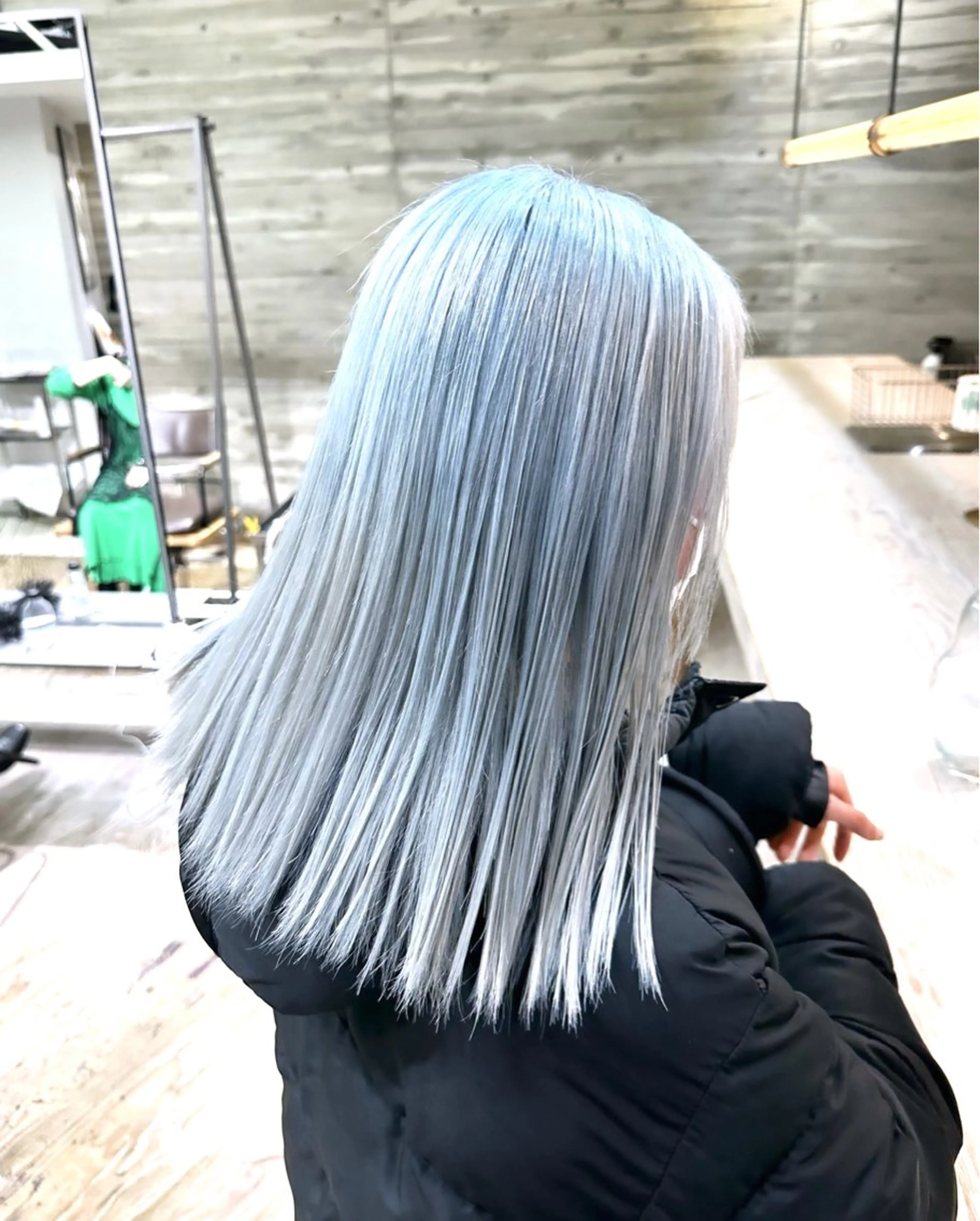 セミロング ササキカズマ〻透明感 〻色落ち〻赤み消しのヘアスタイル