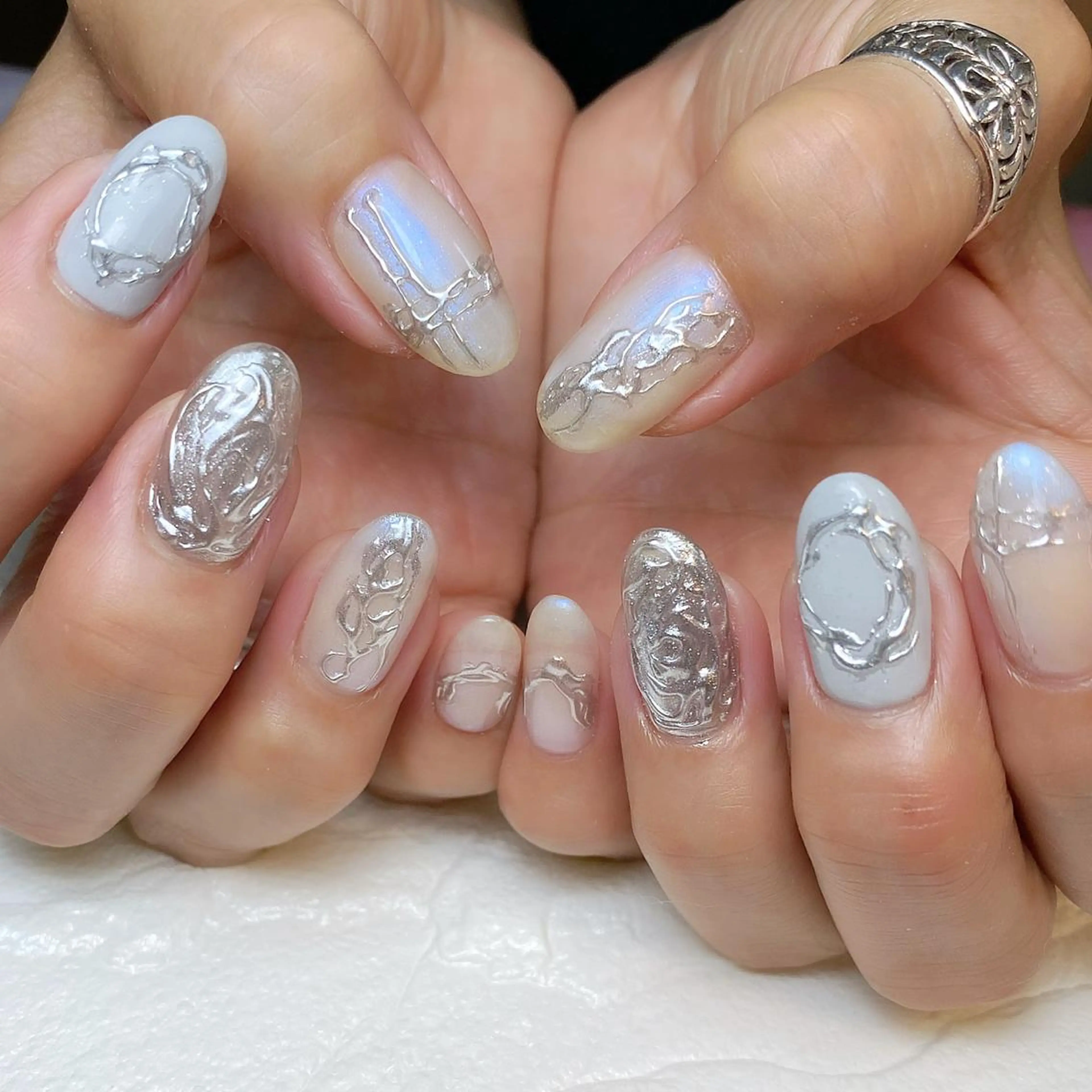 ネイル ミラーネイル シルバー ハンドネイル Nail ameria megu所属・ameria meguのネイルデザイン