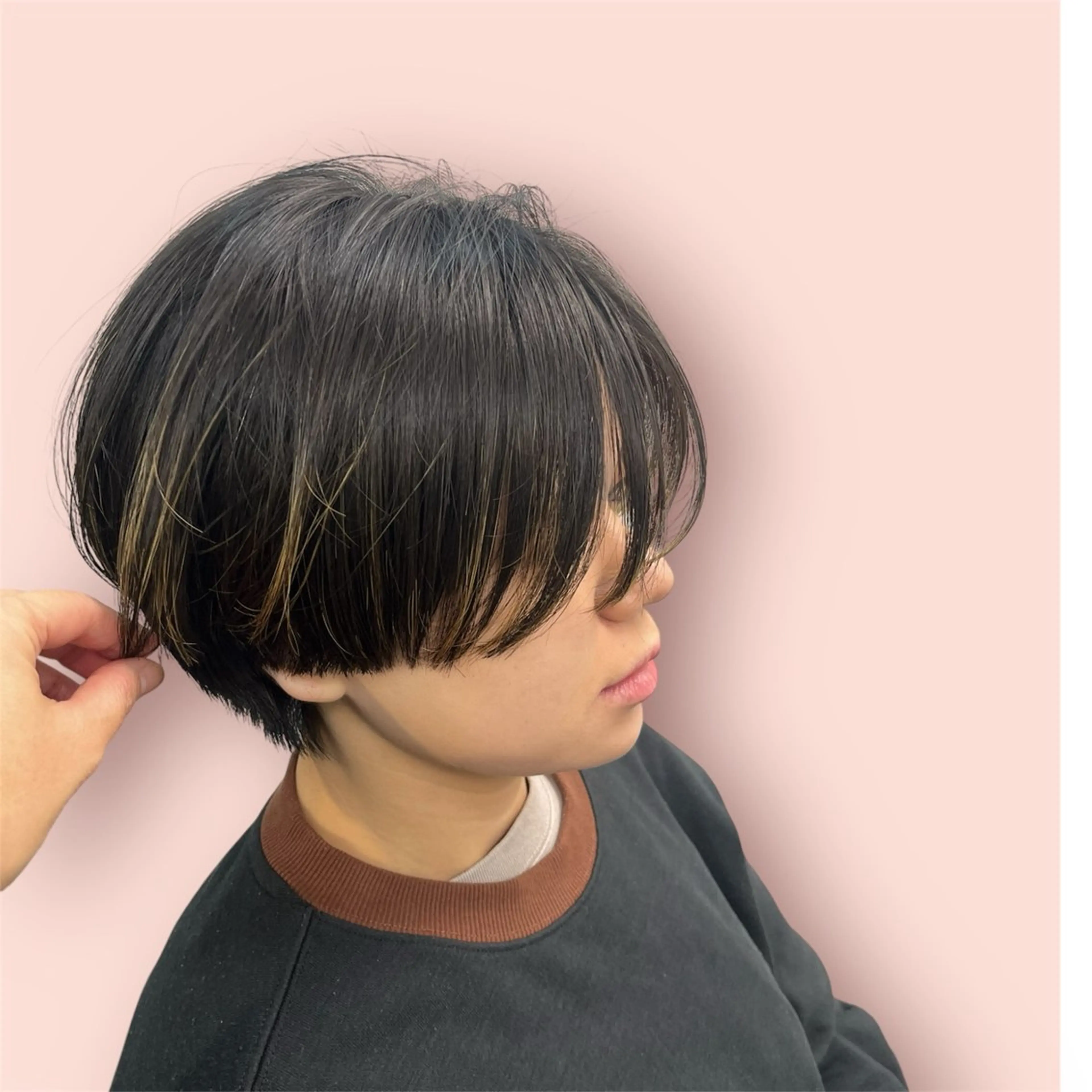 ショート 南里  梨奈のヘアスタイル