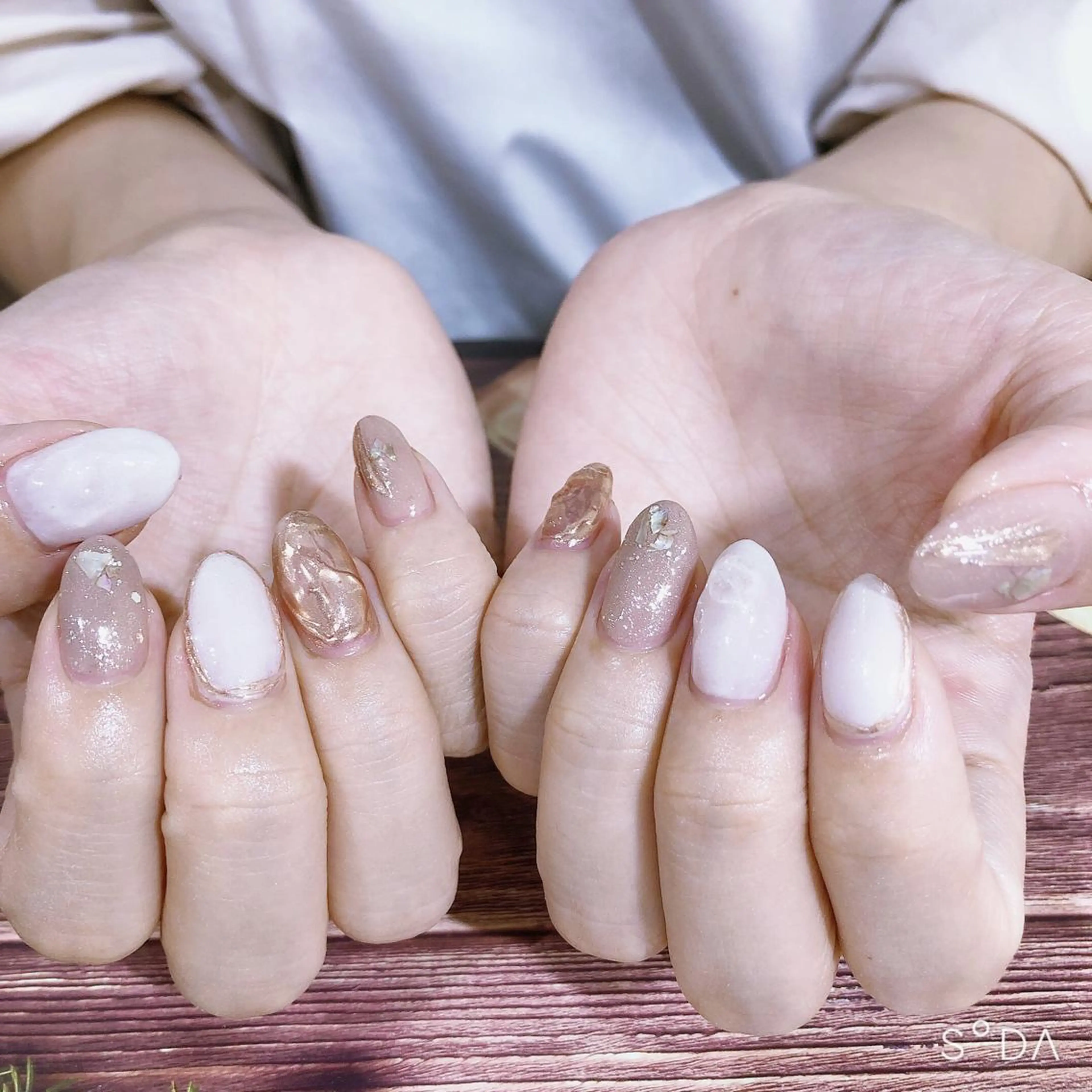 ネイル ニュアンスネイル ハンドネイル 吉野✨ ネイルデザイナー✨のネイルデザイン