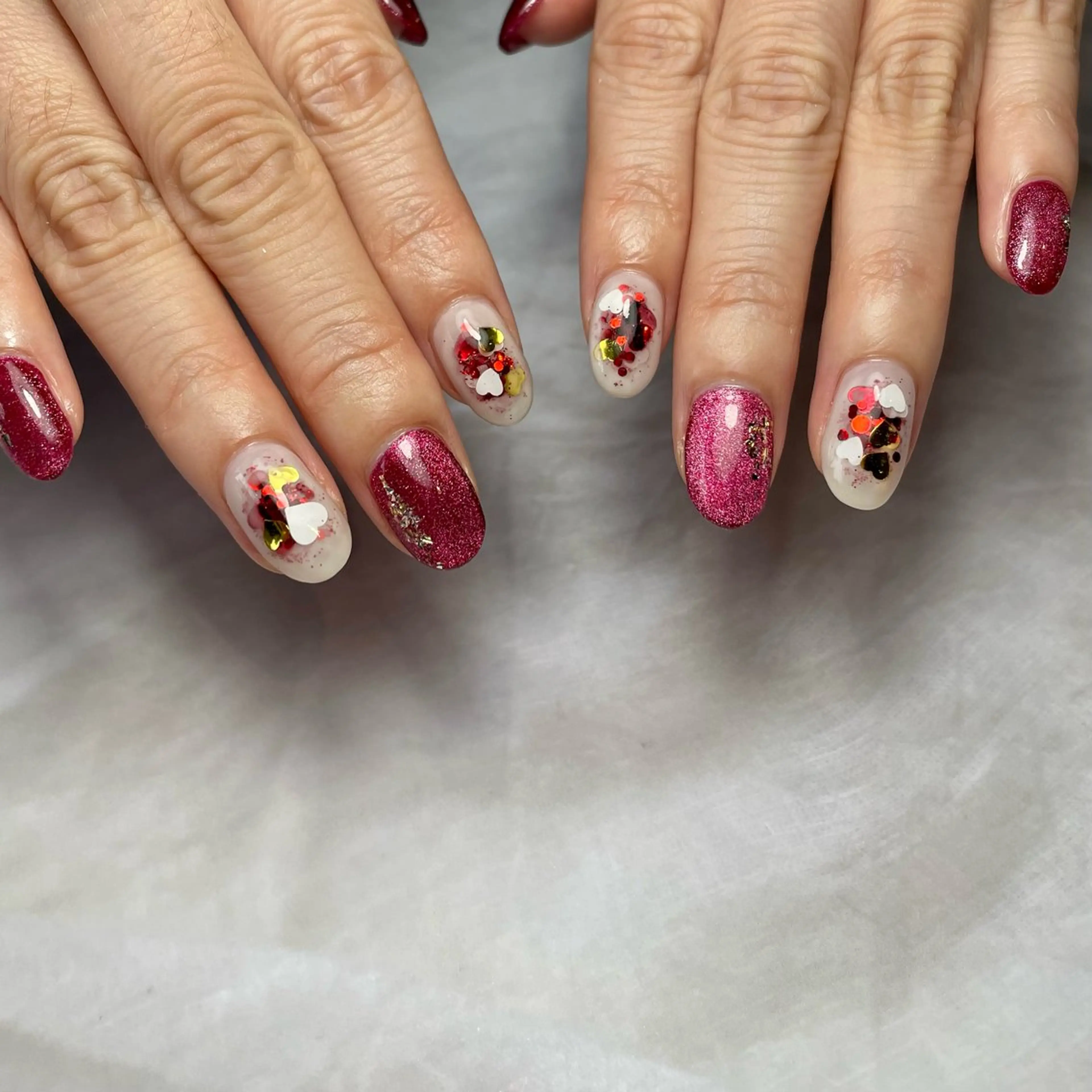 ネイル 持ち込み 赤色 冬ネイル クリスマス ハンドネイル Reflection marikoのネイルデザイン