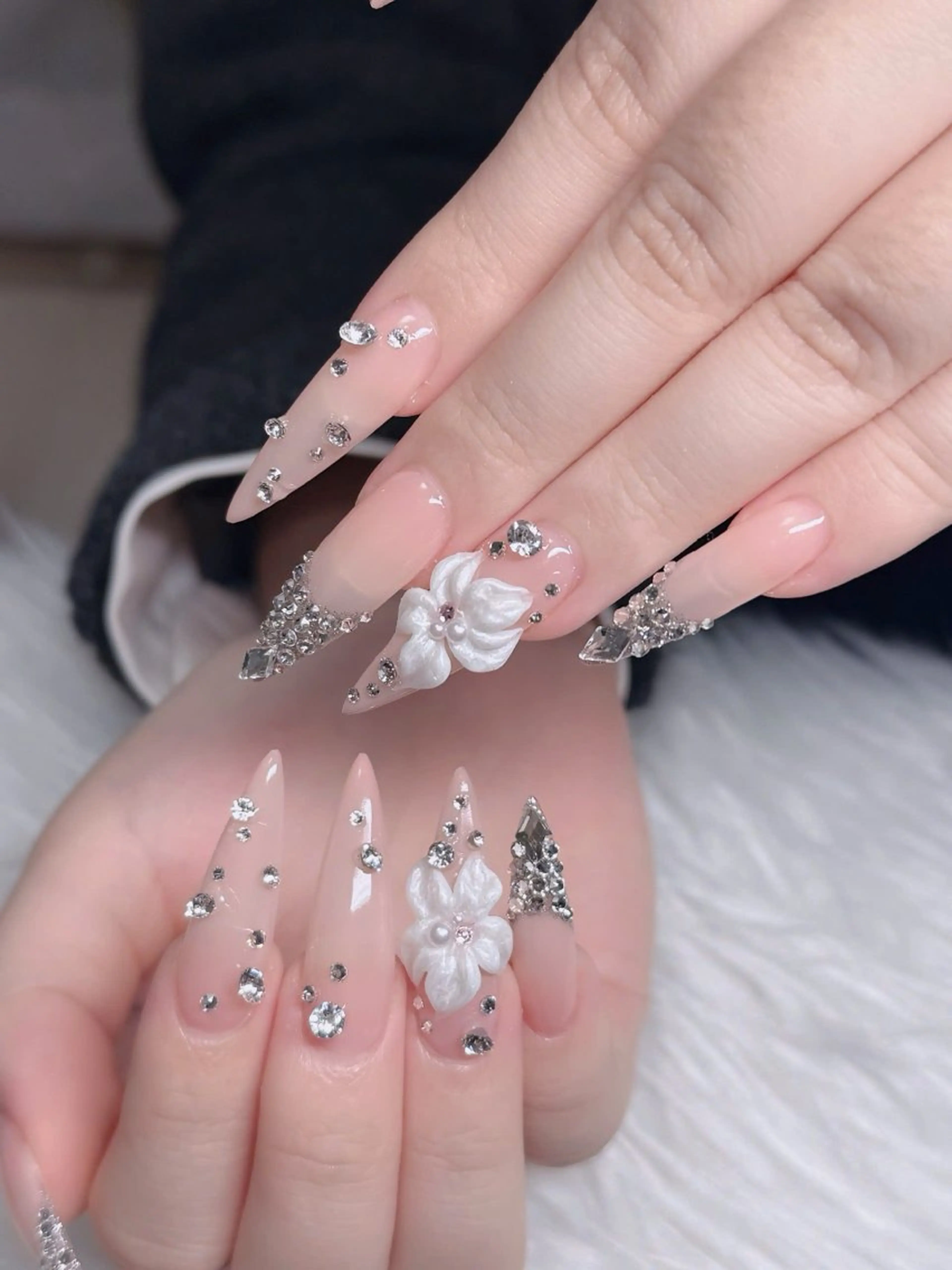 ネイル フレンチネイル ジェルネイル ガラスフレンチ ハロウィン ハート ハンドネイル H.baby Nail Salonのネイルデザイン
