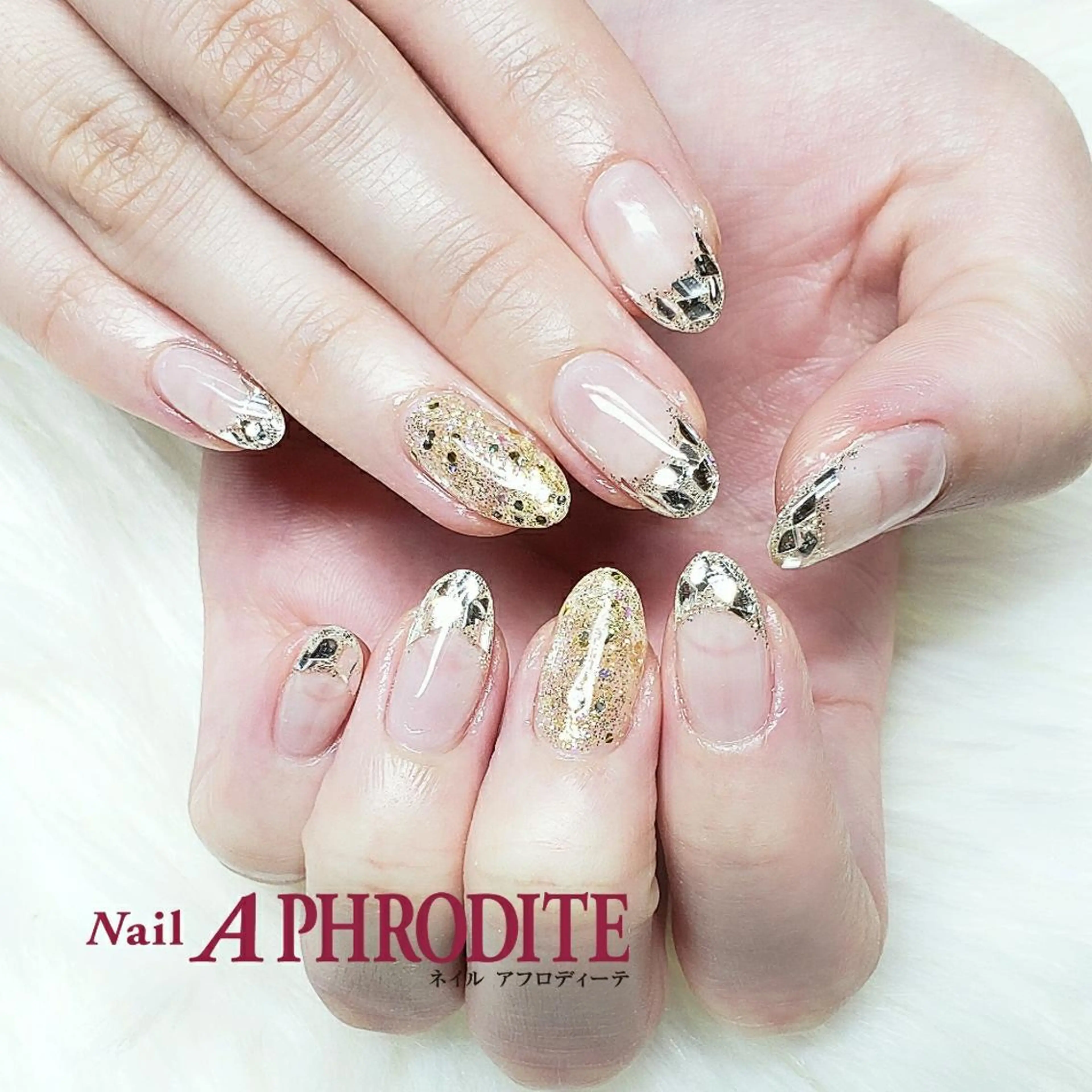 ネイル オーロラネイル クリアネイル ジェルネイル シルバー ソフトジェル ハンドネイル Nail Aphroditeのネイルデザイン