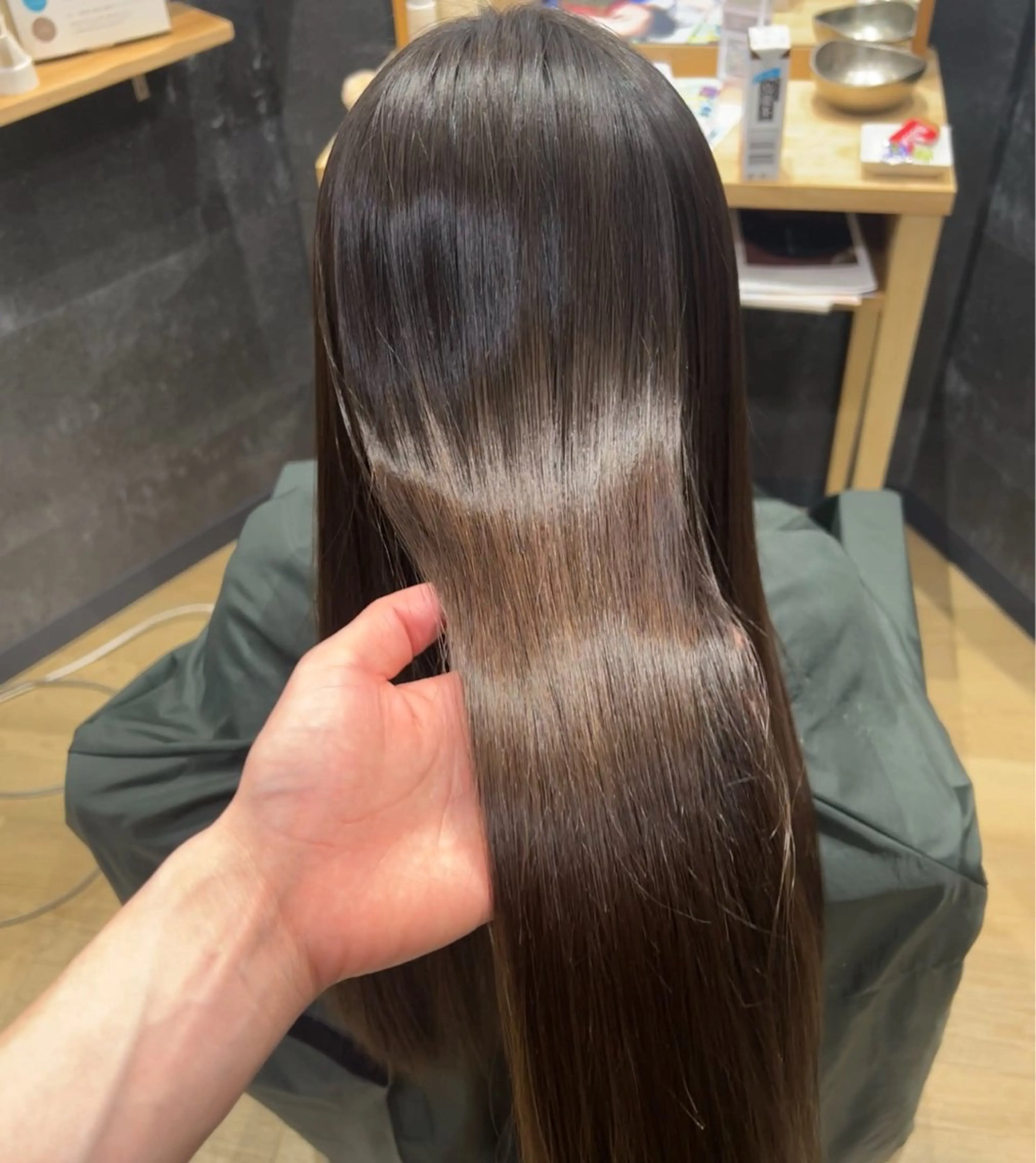 セミロング sion ✰デザインカラーのヘアスタイル