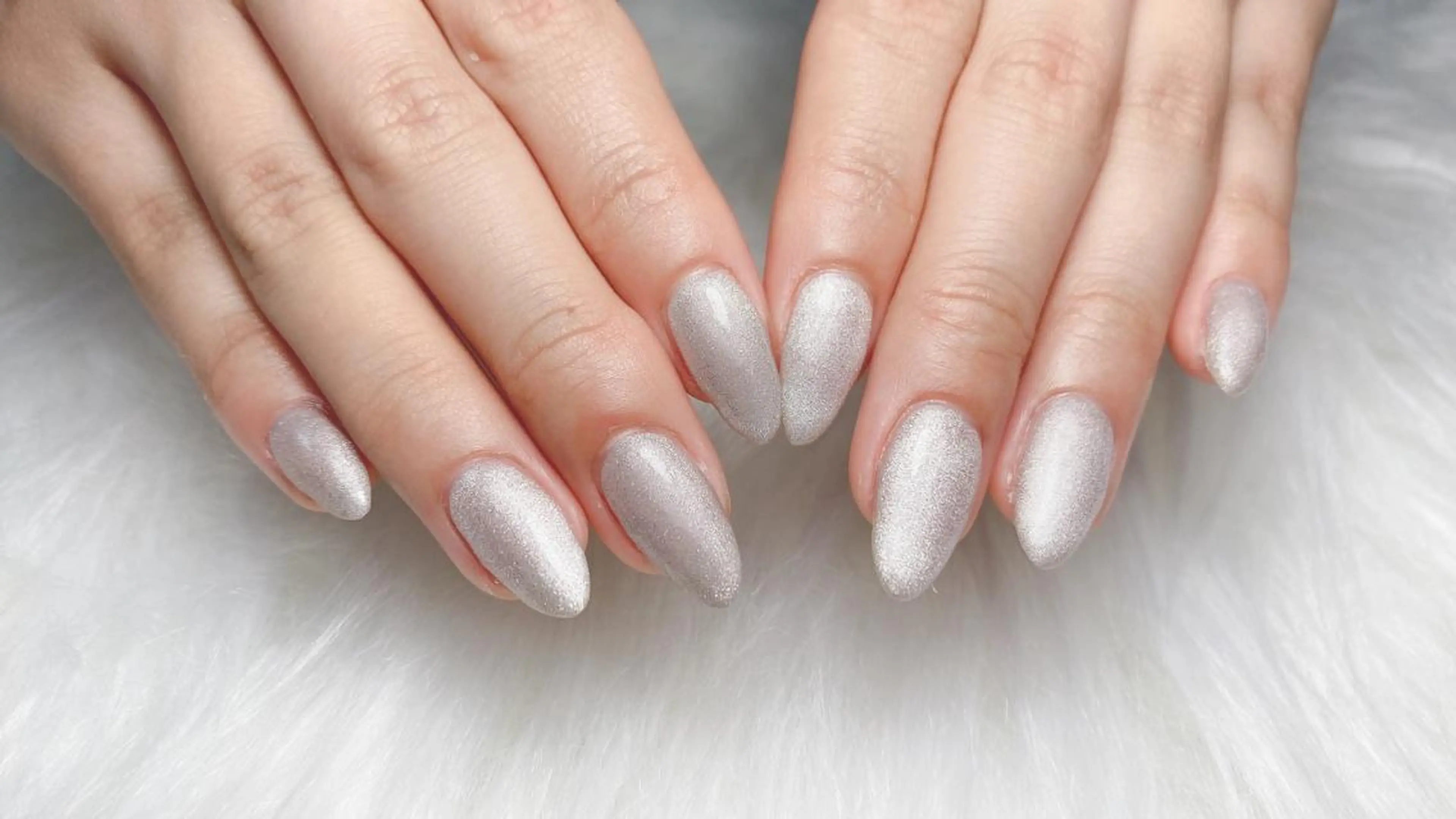 ジェルネイル　初回ソフトジェルオフ＋ケア無料❣️❣️マグネットの写真