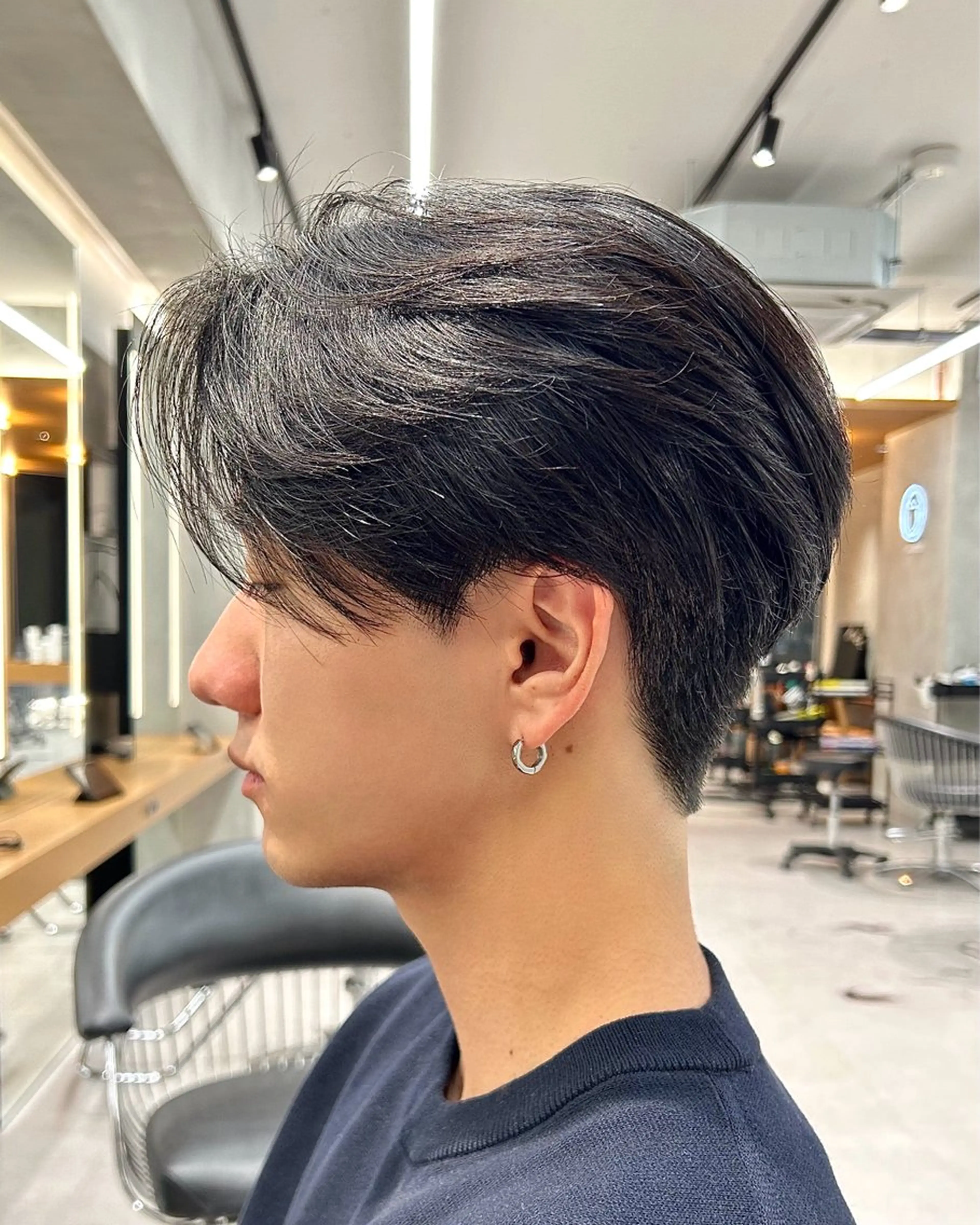 メンズ カット 縮毛矯正 ヘアセット 圧倒的 毛流れ センターパートのヘアスタイル