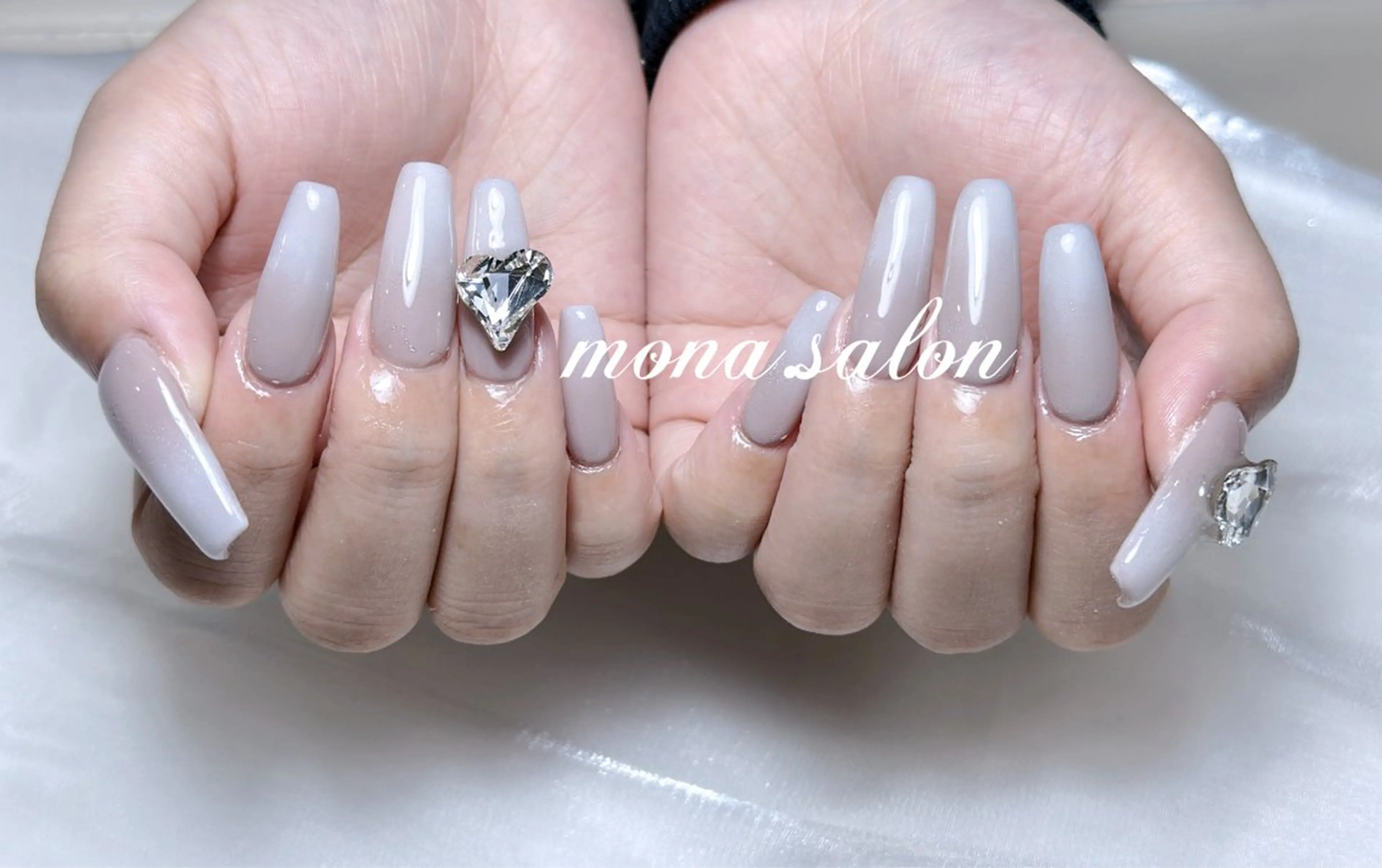 ネイル ハンドネイル Mona【パラジェル ・長さ出し専門店】のネイルデザイン