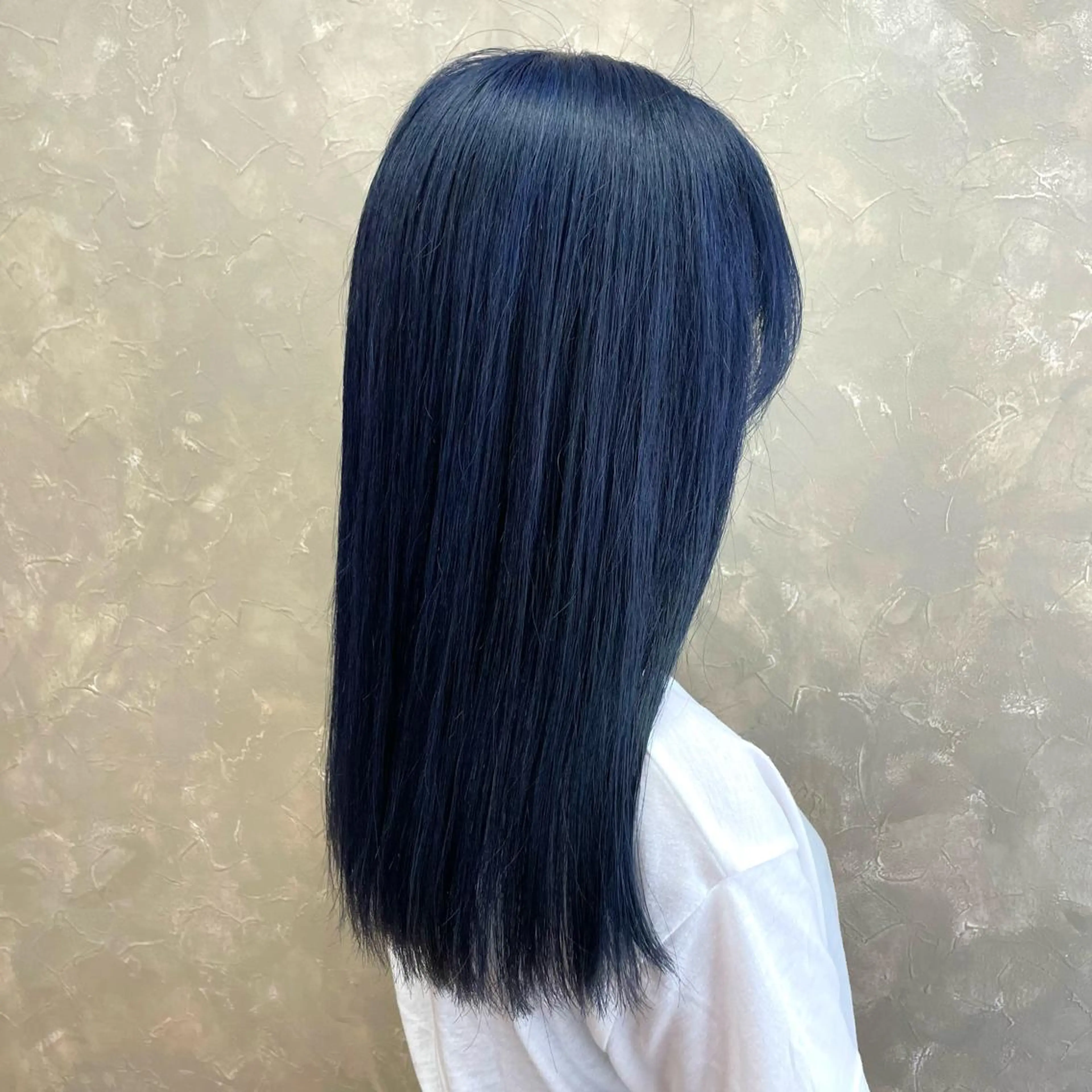 ロング カラー ブリーチ ブルーカラー カット ヘアカラー 有田裕真 【ブリーチカラー】のヘアスタイル