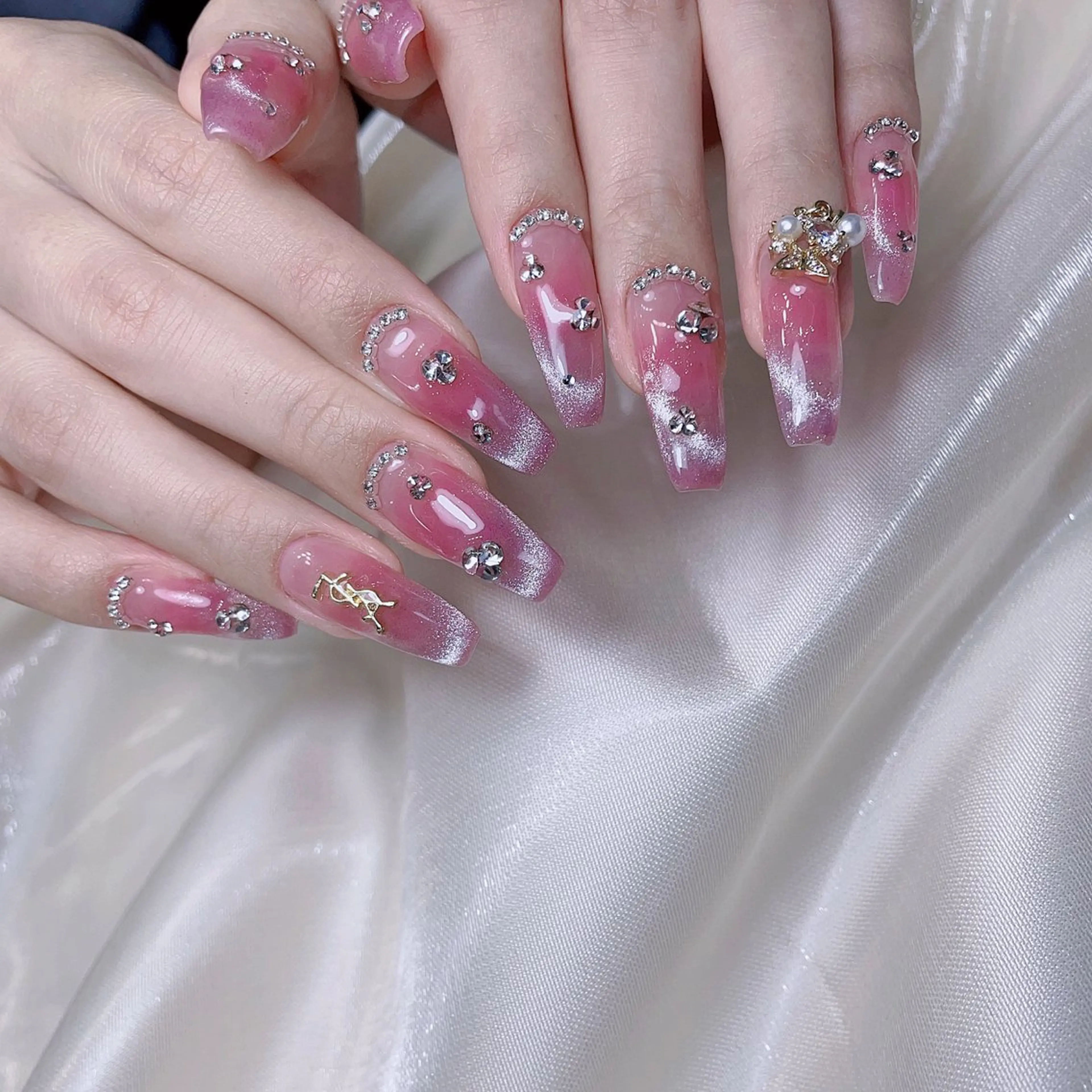 ❣️120分パーツつけ放題  🌟持ち込みデザインok！✨ストーン、パーツ、シールやり放題『初回ソフトジェルオフ無料』の写真