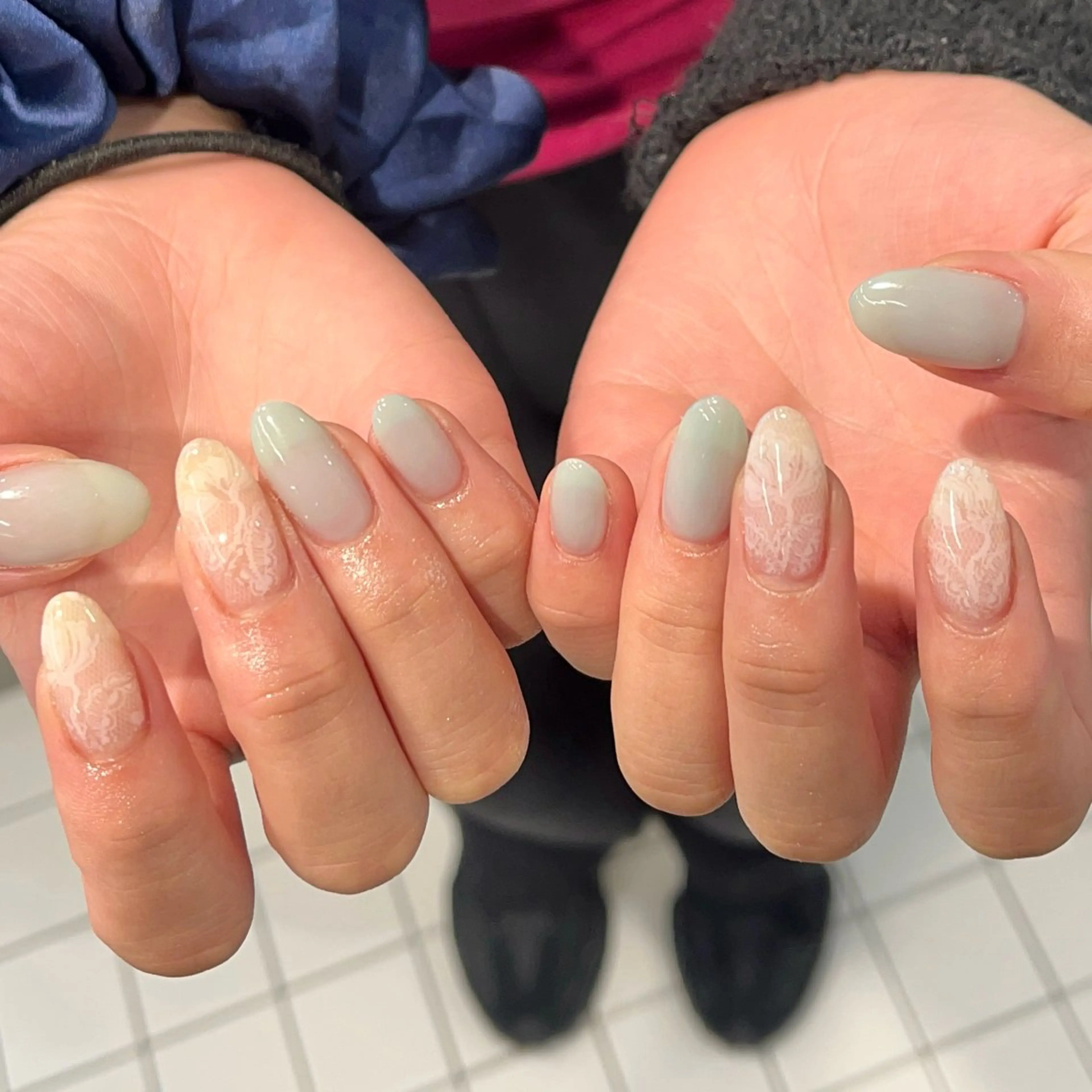 ネイル ブルー キラキラネイル レース ロングネイル リボン ハンドネイル eight nail 春菜のネイルデザイン