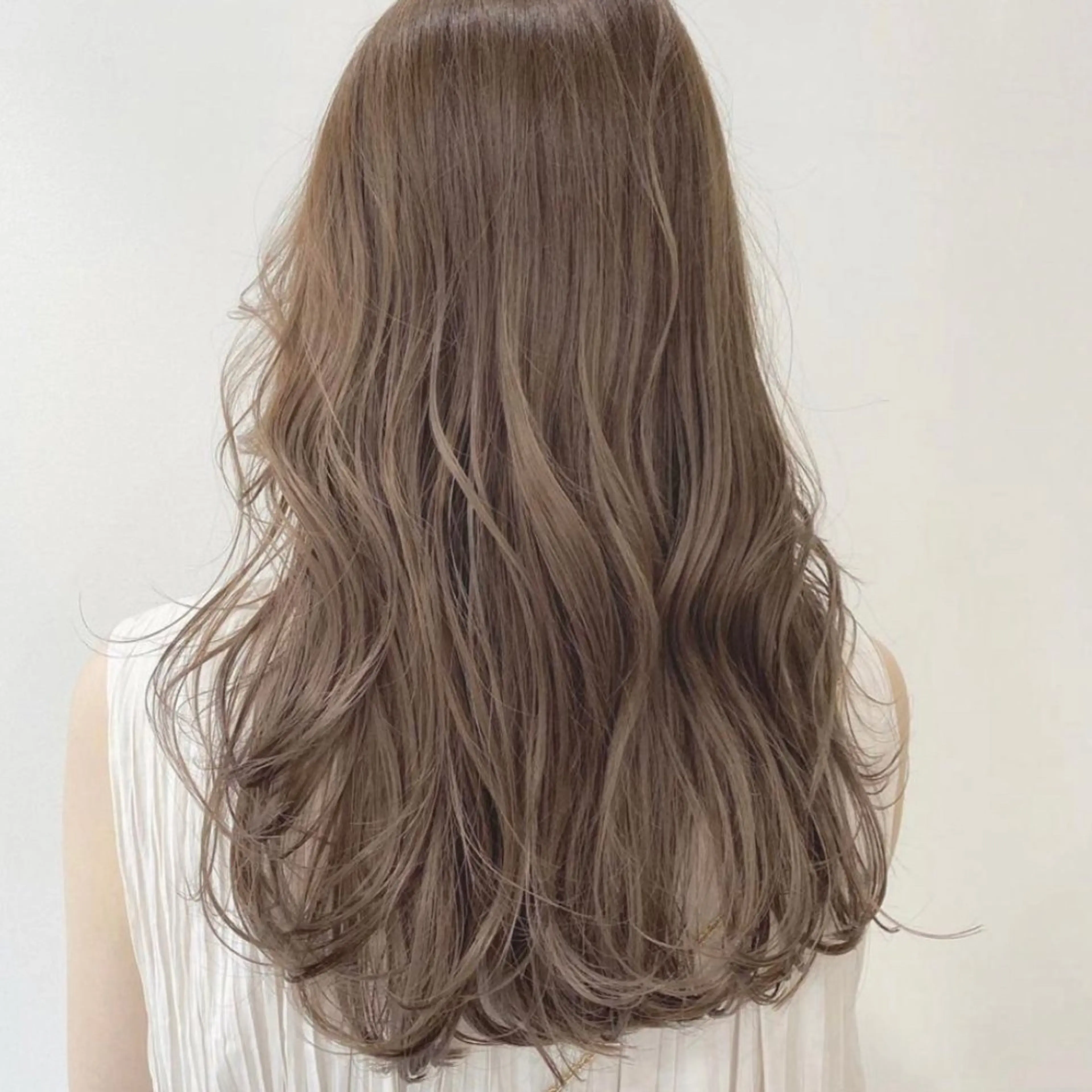 カラー ベージュカラー カット ヘアカラー トリートメント 巻ける髪質改善で美髪 にデザイン✨/よしみのヘアスタイル