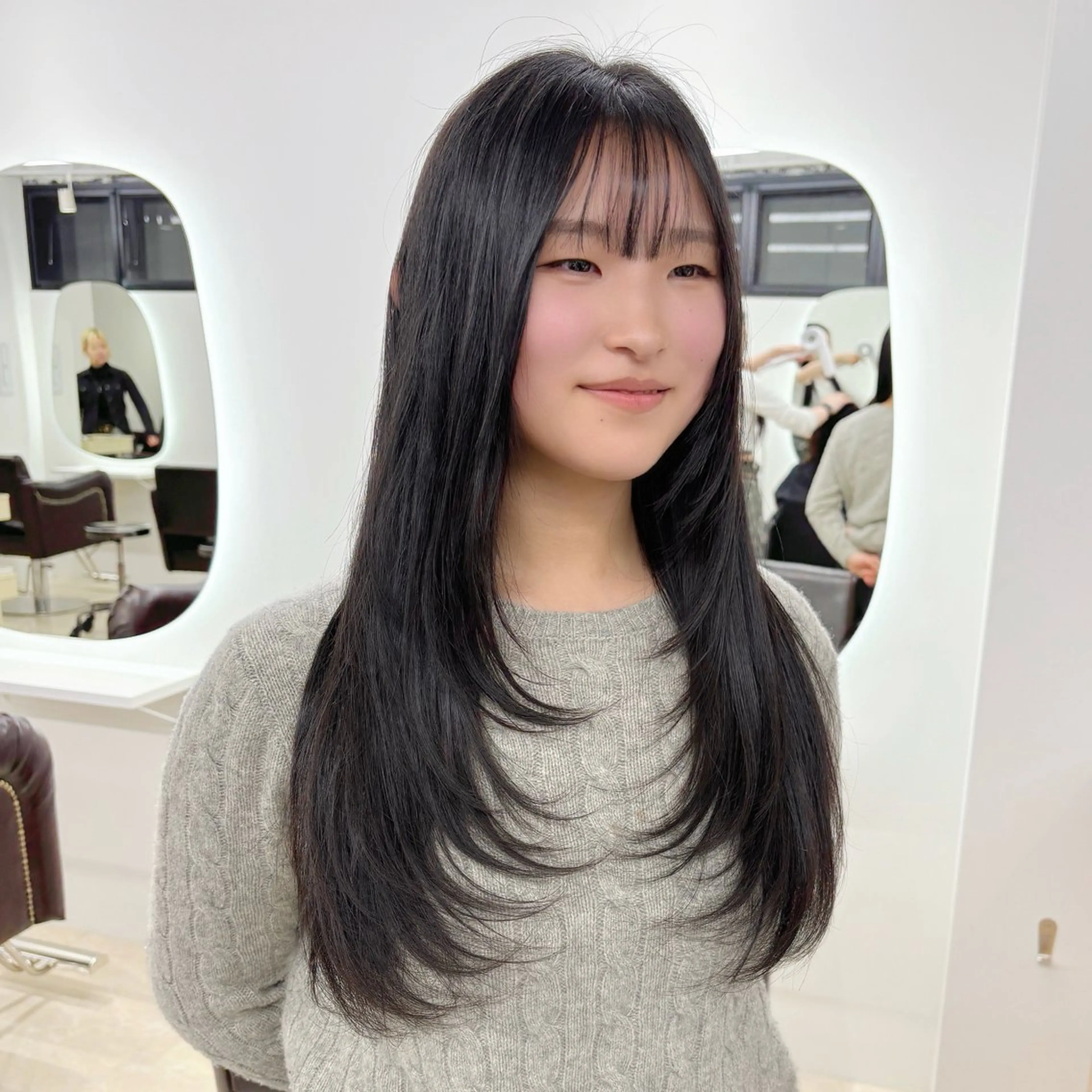 ロング 韓国風ヘア レイヤーカット ロング 韓国ヘア/髪質改善/ レイヤー/ブラウンのヘアスタイル