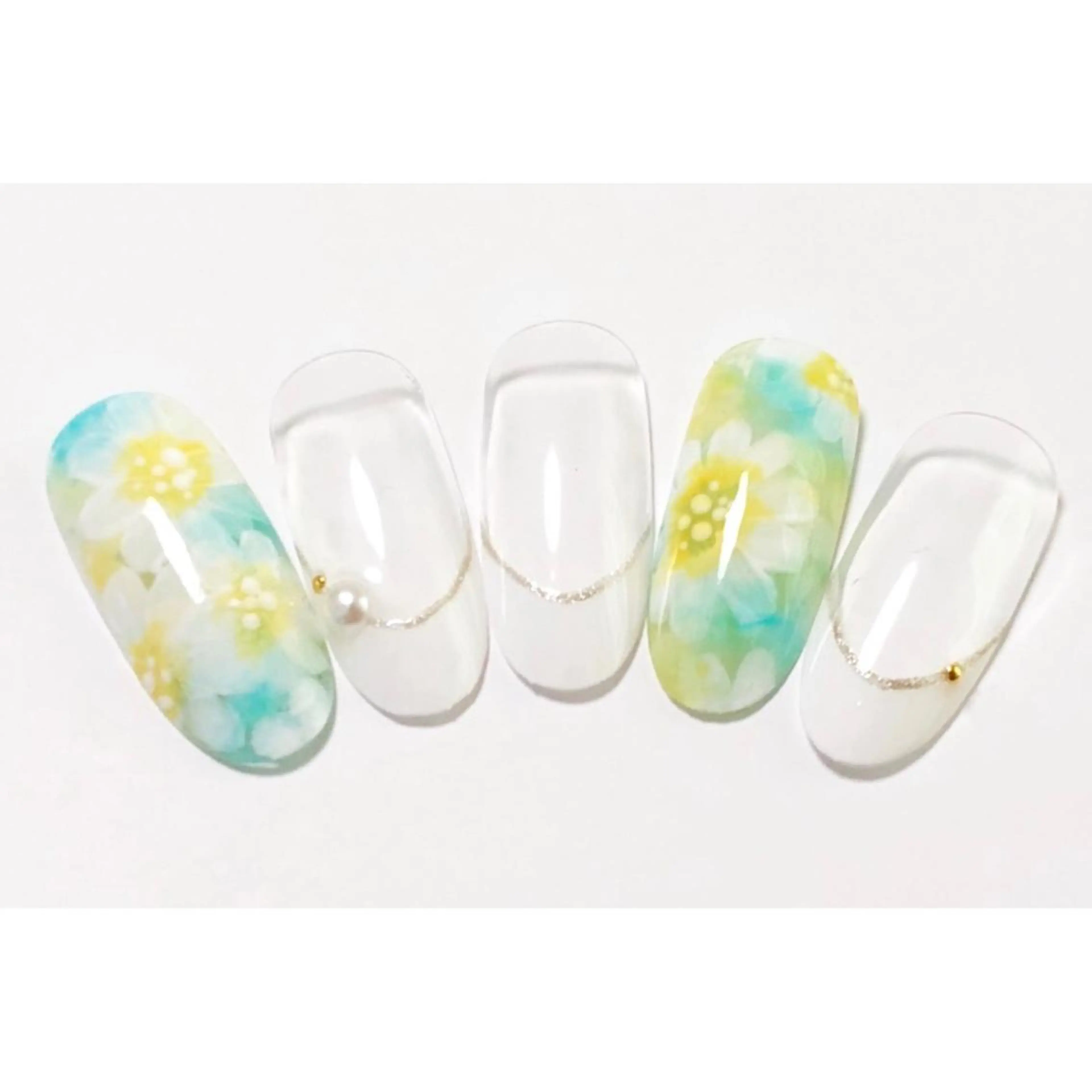 ミディアム ネイル Toujours nail所属・Toujours / nijinaのネイルデザイン