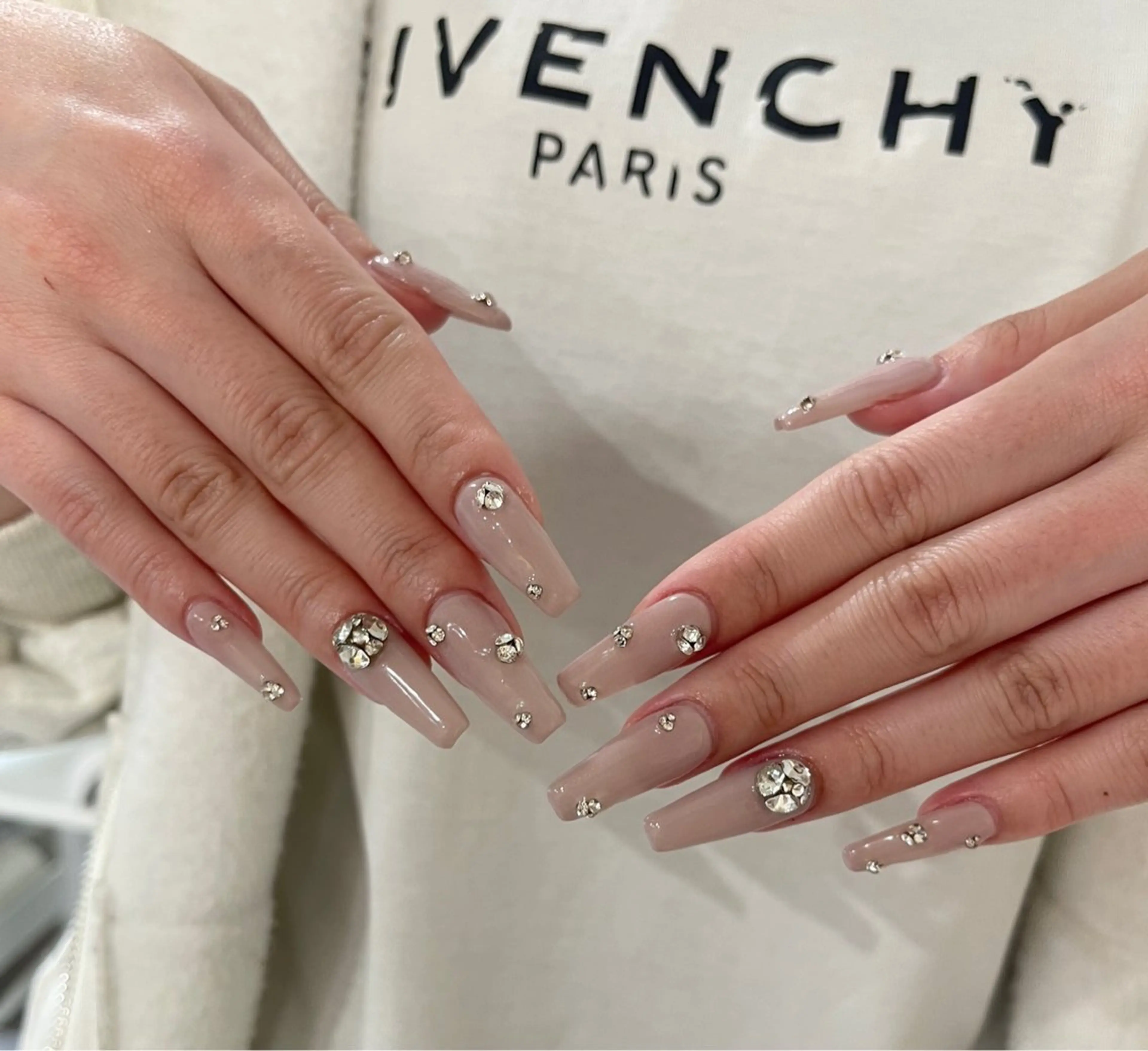 ネイル Rainrain💧 パーツ豊富、やり放題のネイルデザイン