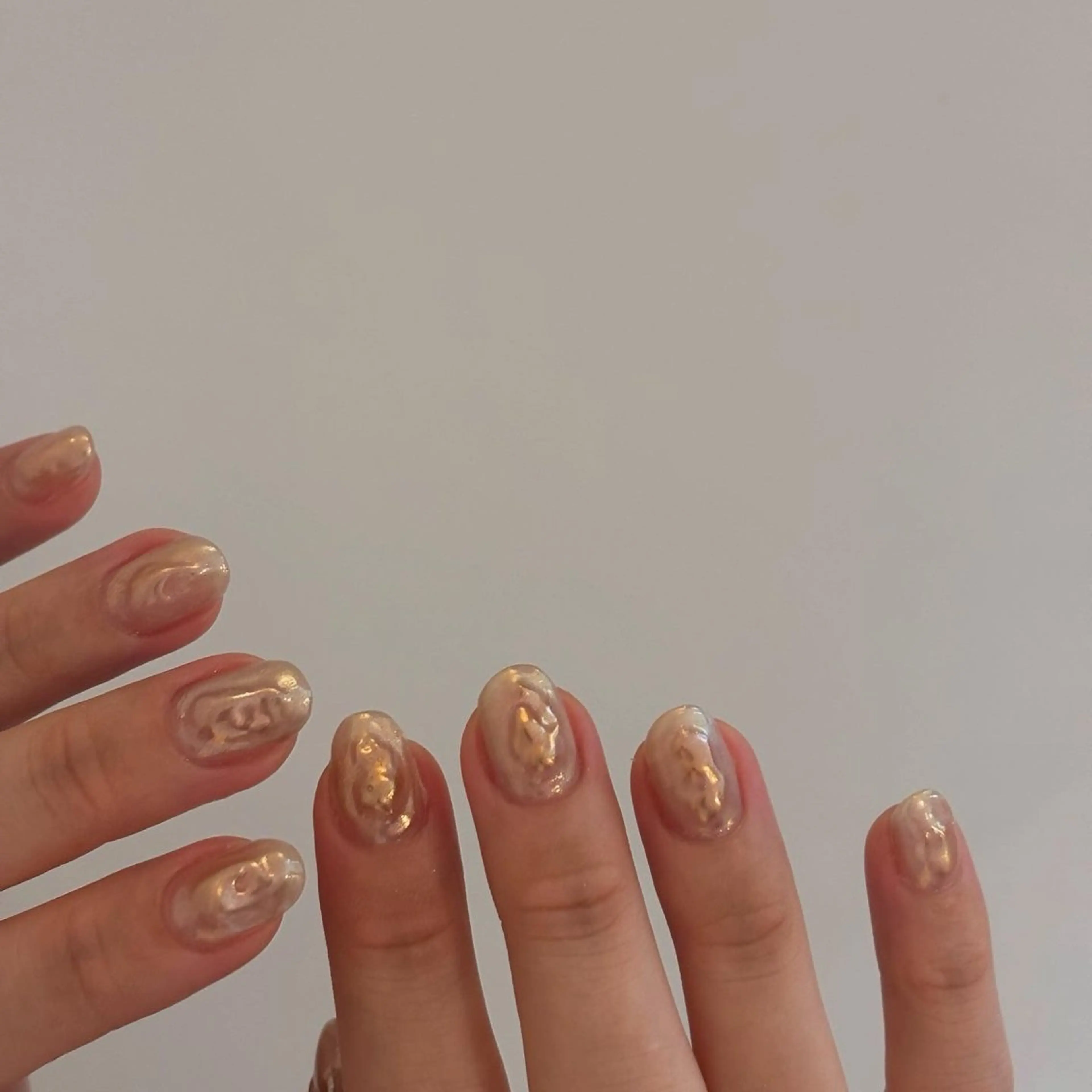 ネイル ラメ(グリッター) ミラーネイル ニュアンスネイル ハンドネイル Elio所属・Elio 国泰寺のネイルデザイン