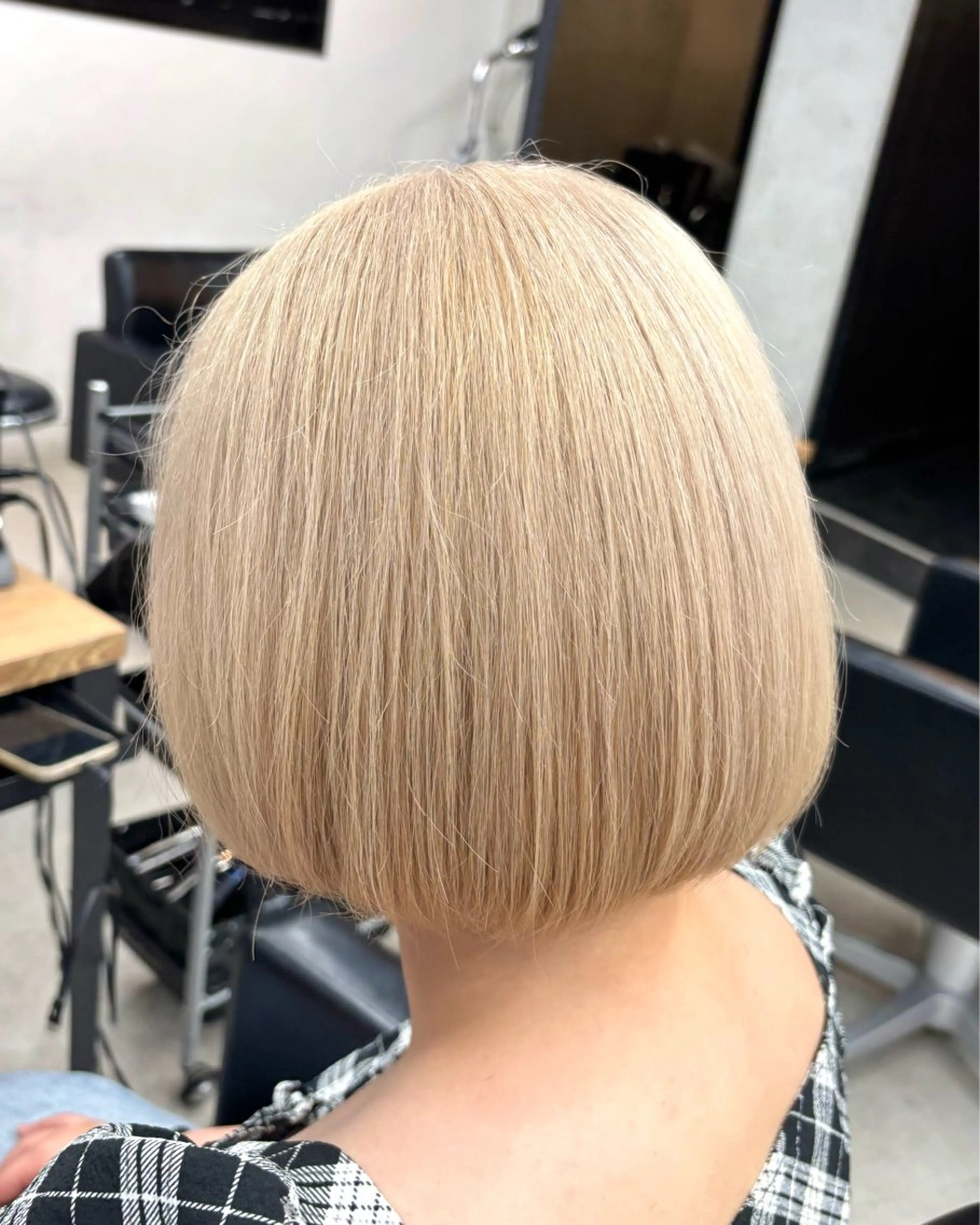 ショート カラー ヘアアレンジ ヘアカラー 坂齋大地／レイヤー/ ミルクティーのヘアスタイル