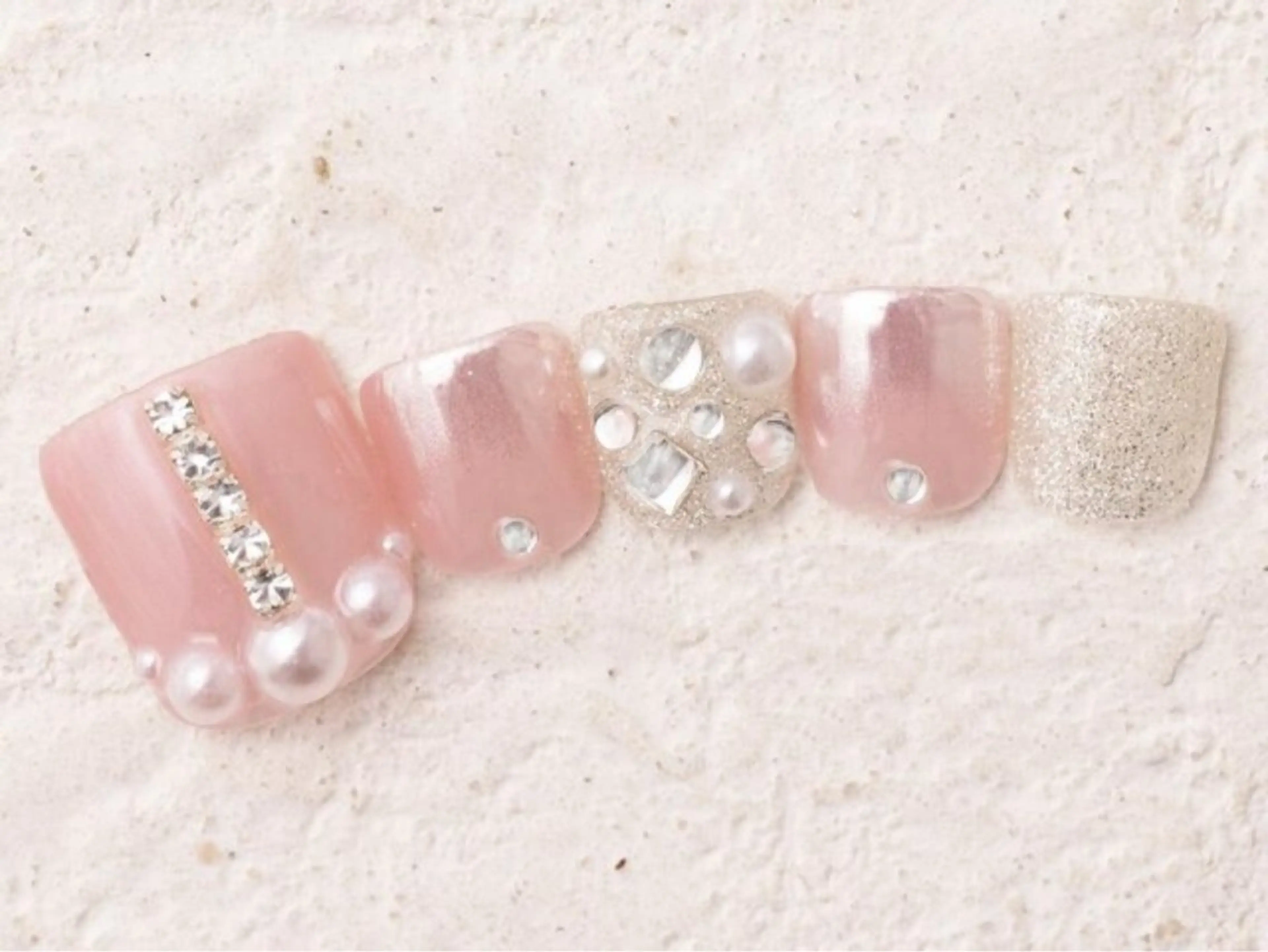 ネイル オーロラネイル 長さ出し フレンチネイル ジェルネイル ガラスフレンチ フットネイル Rela・S NAILのネイルデザイン