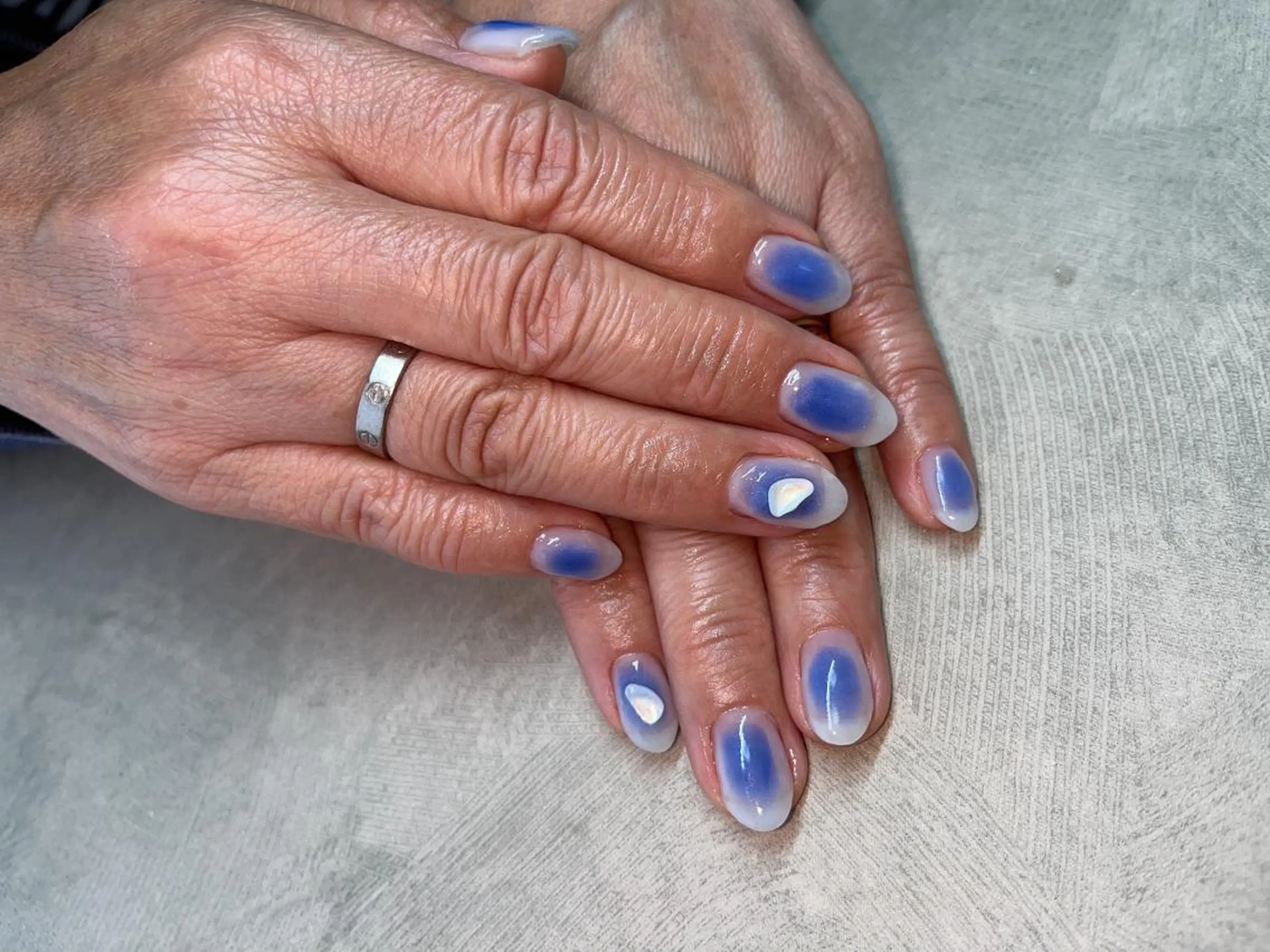 ネイル ブルー チークネイル MIKA ♡の眉毛・アイブロウイメージ