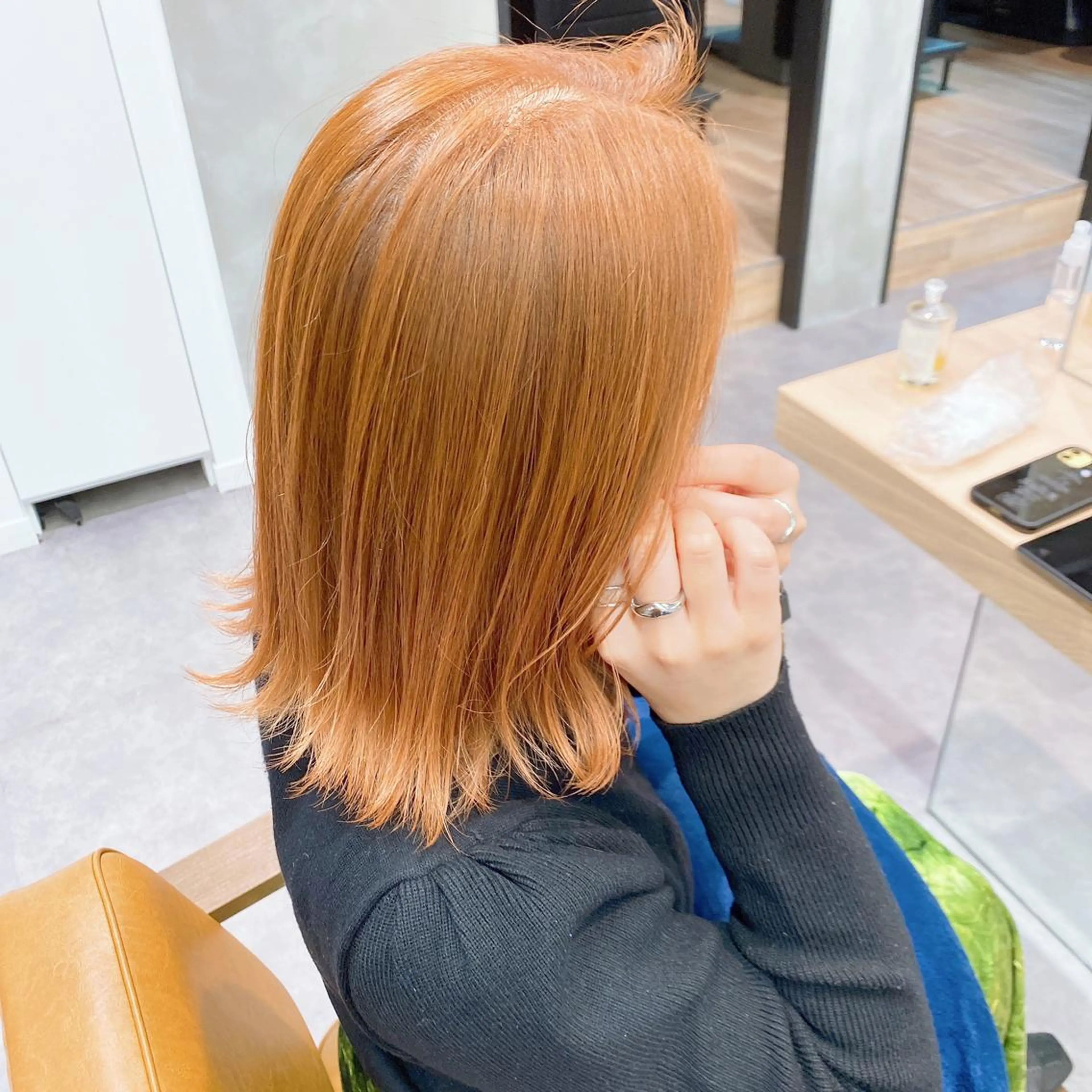 ミディアム カラー オレンジ カット kaho🧸 / 大人styleのヘアスタイル