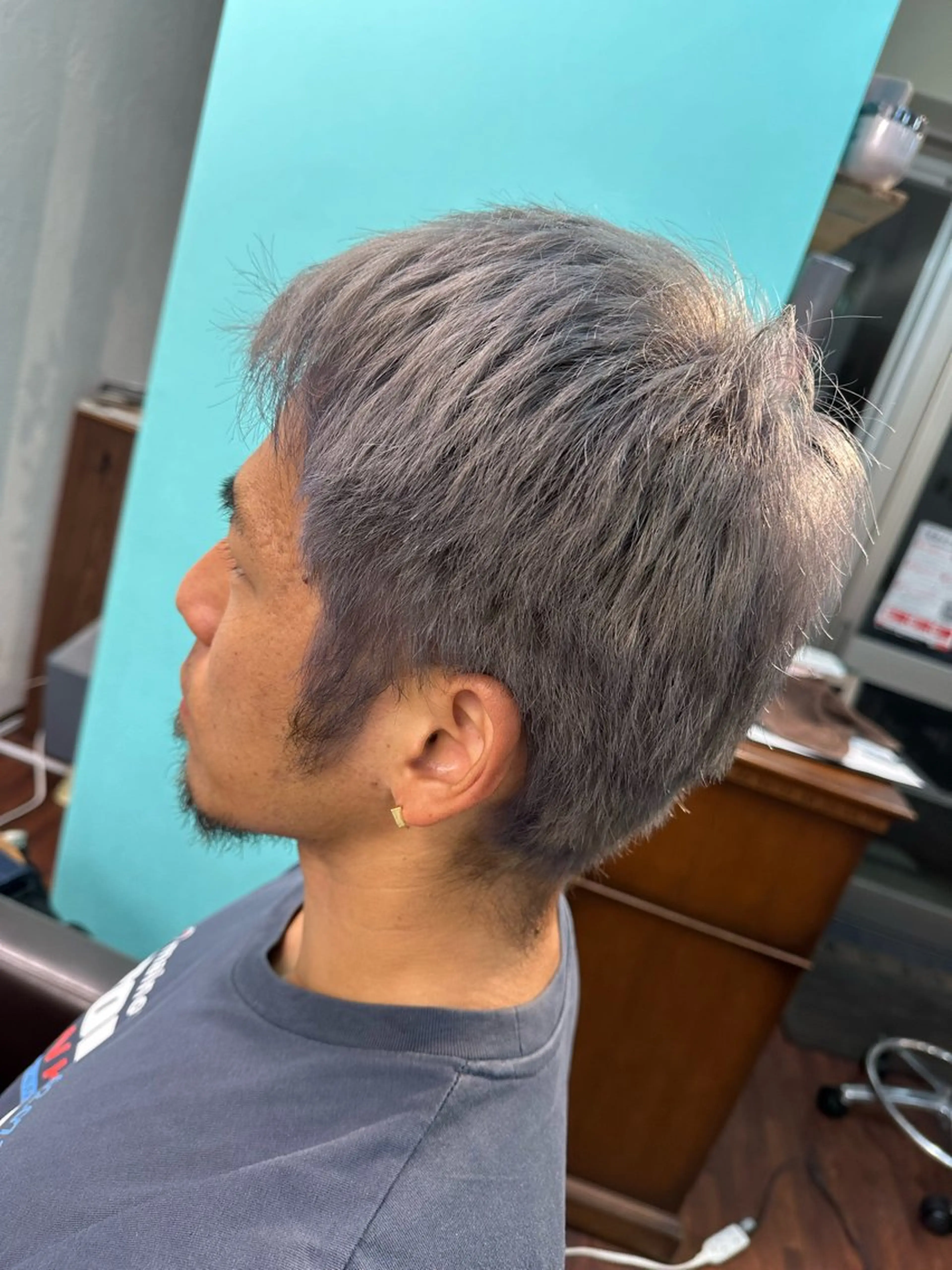 カラー メンズ ヘアカラー 三原 友美のヘアスタイル