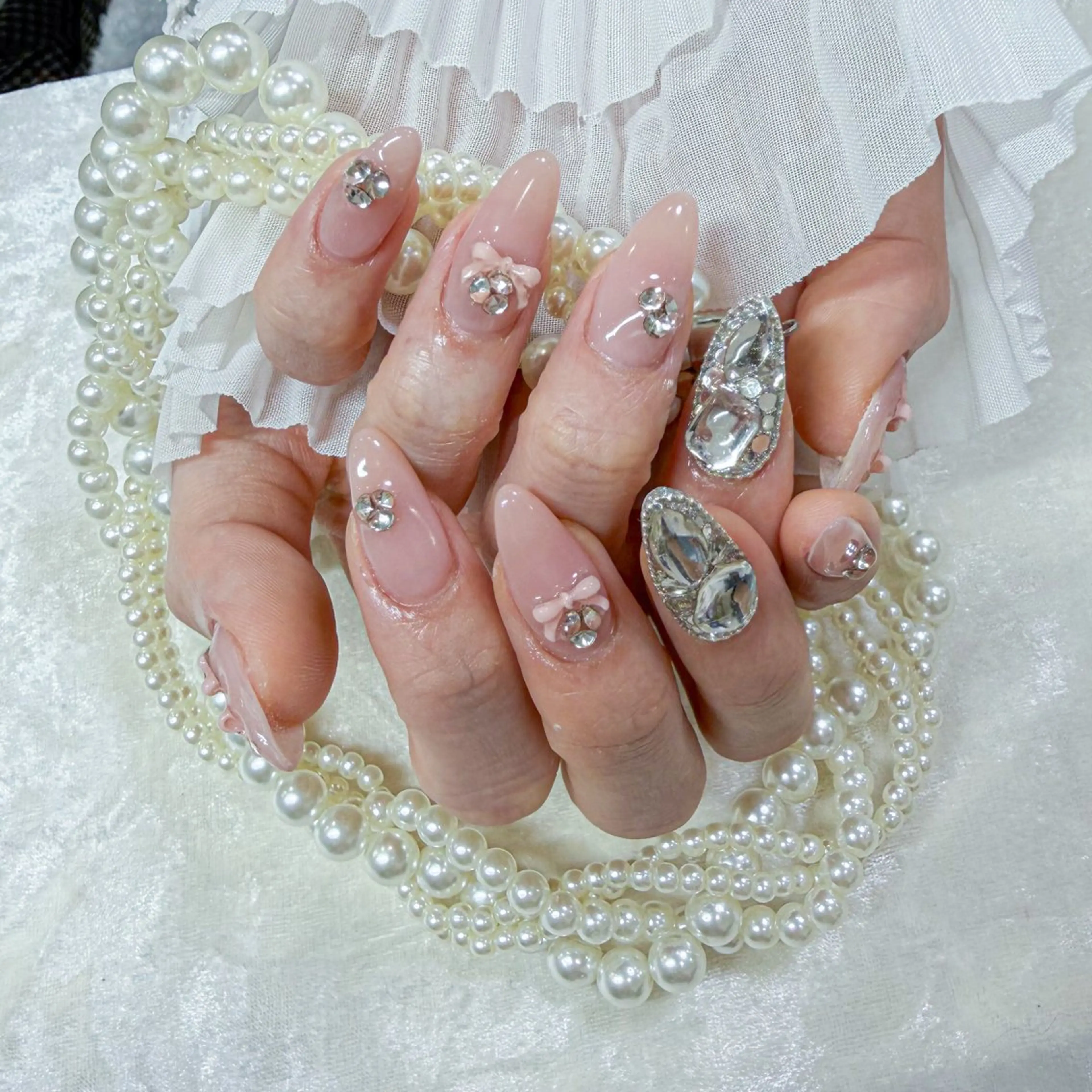 ネイル アートネイル 長さ出し フットネイル 韓国ネイル マグネットネイル ハンドネイル Minami 🍓のネイルデザイン