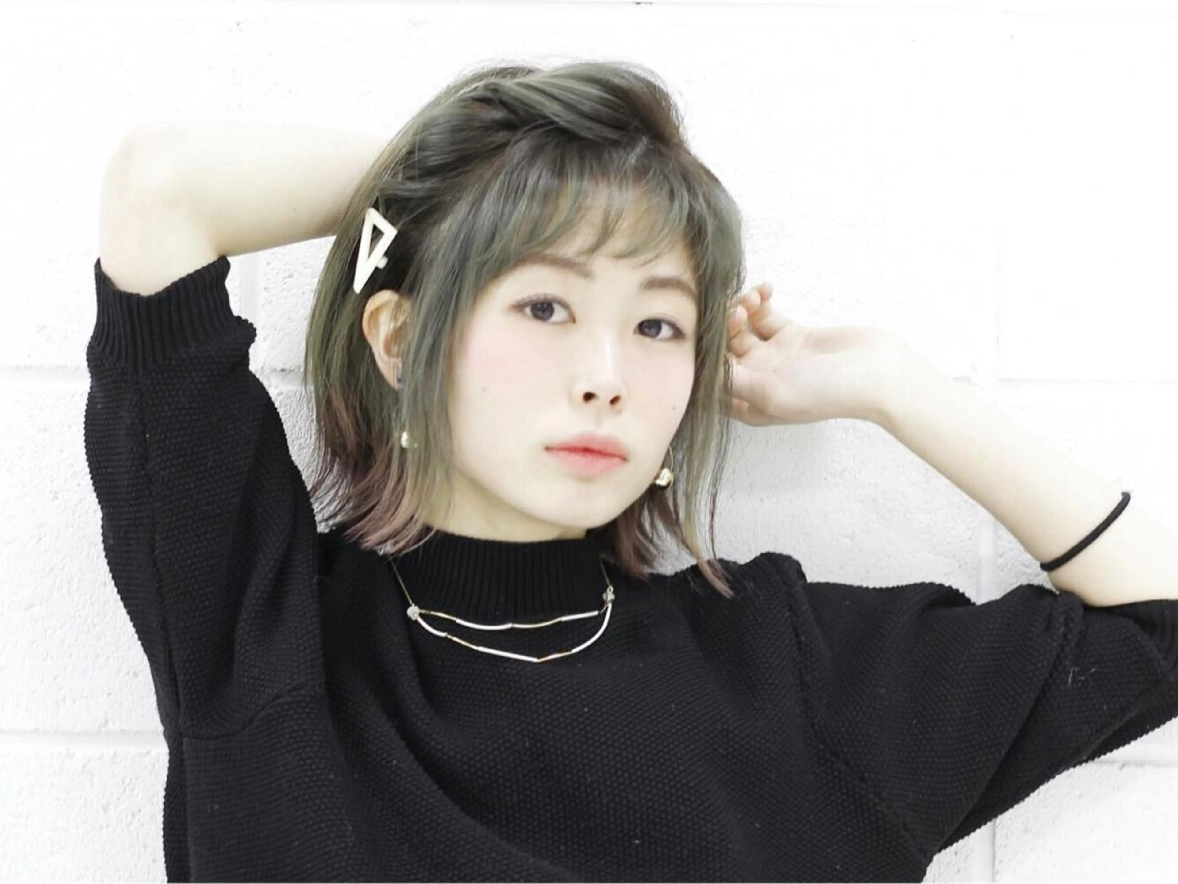 ミディアム 相原 瞳のヘアスタイル