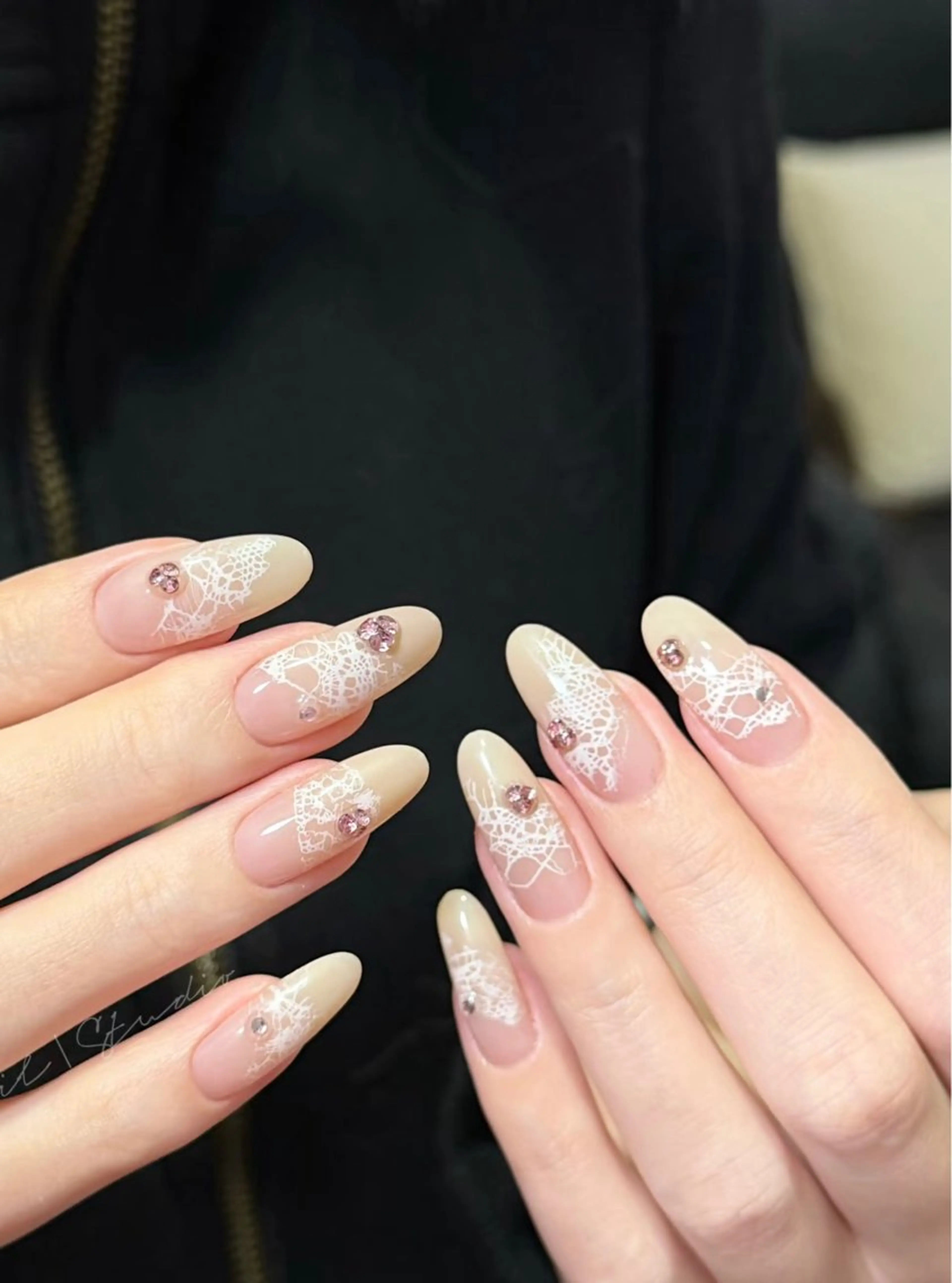 ネイル チークネイル フレンチネイル ジェルネイル ガーリー キラキラネイル ハンドネイル 高橋 雪のネイルデザイン