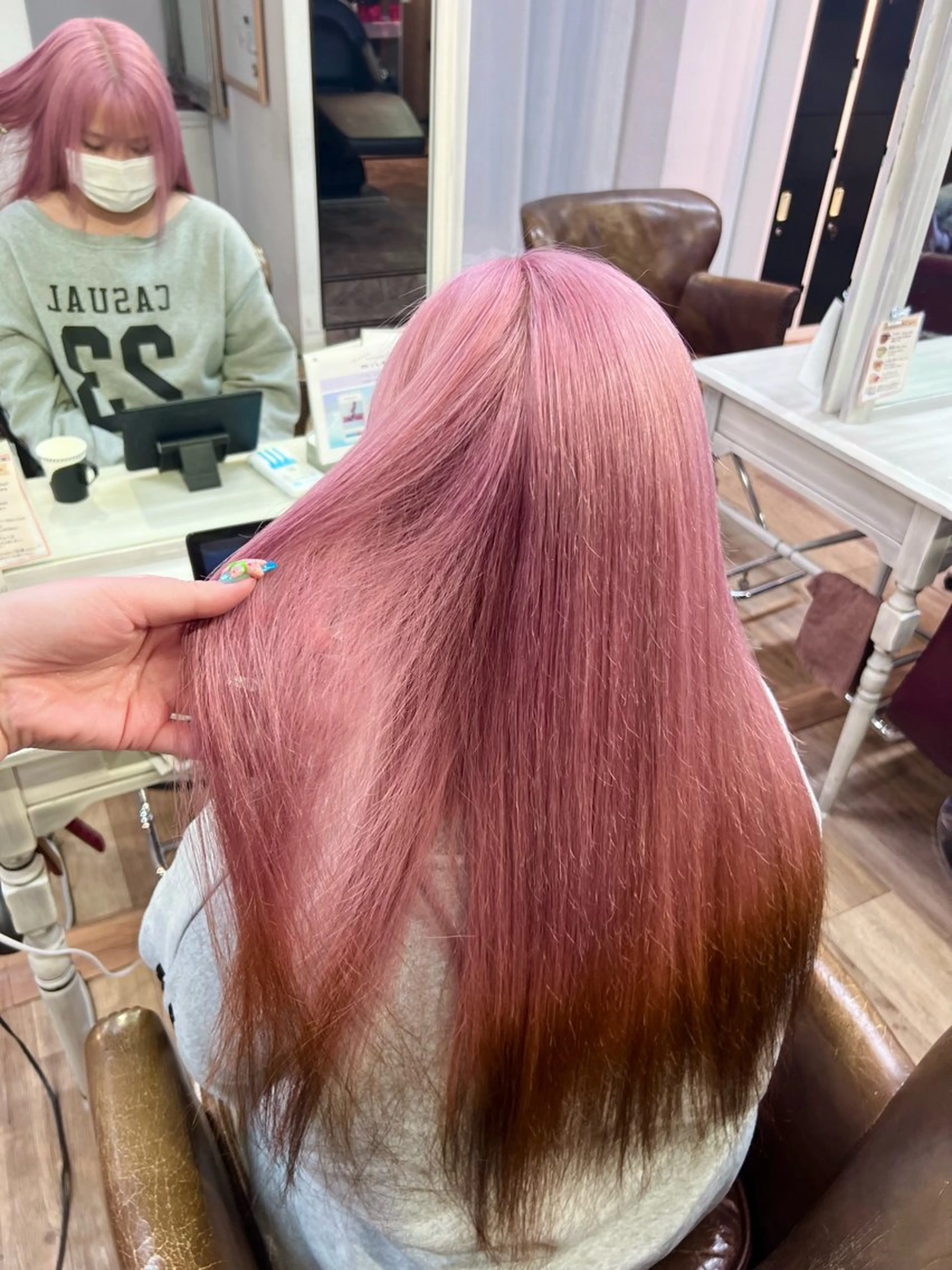 ロング ヘアカラー ⚡️ エマ🥑のヘアスタイル