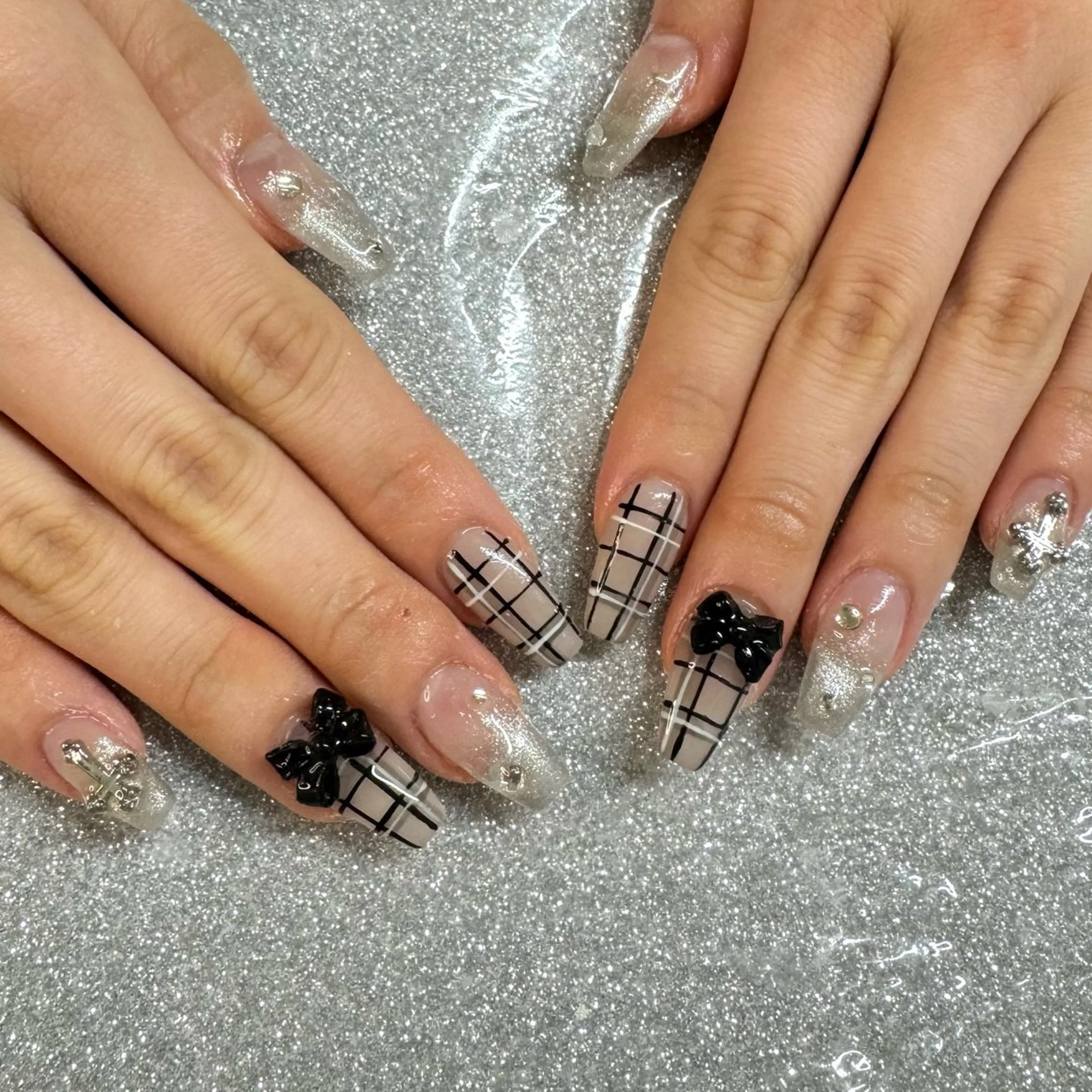 ネイル ハンドネイル VIERU 🌈🎀💖のネイルデザイン