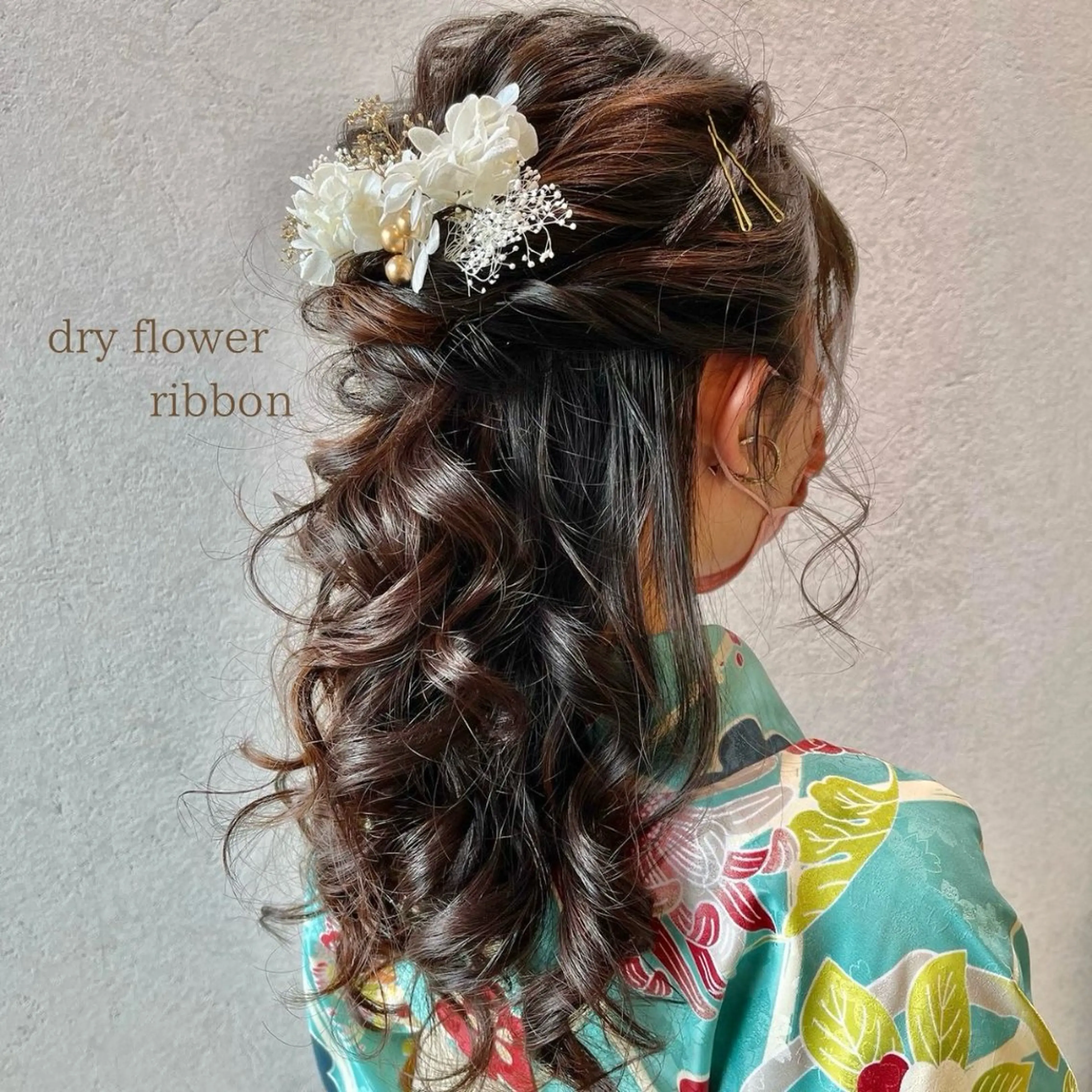 セミロング ヘアアレンジ 結婚式・ブライダル デート 卒業式のヘアスタイル ヘアセット charm《銀座》 ヘアセット/縮毛矯正のヘアスタイル