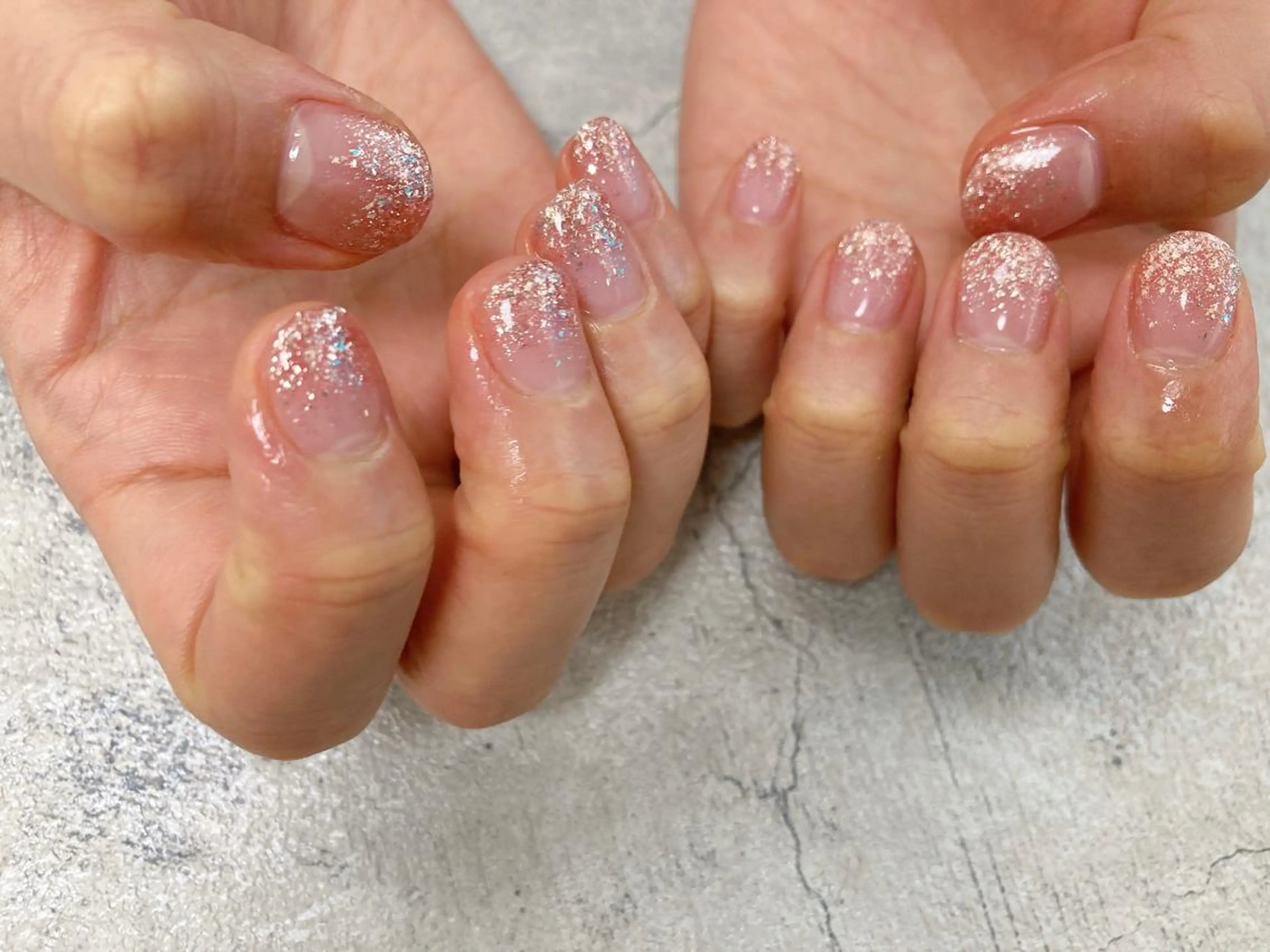 ネイル ラメ(グリッター) ラメグラデーション ピンク mogunail &blowのネイルデザイン