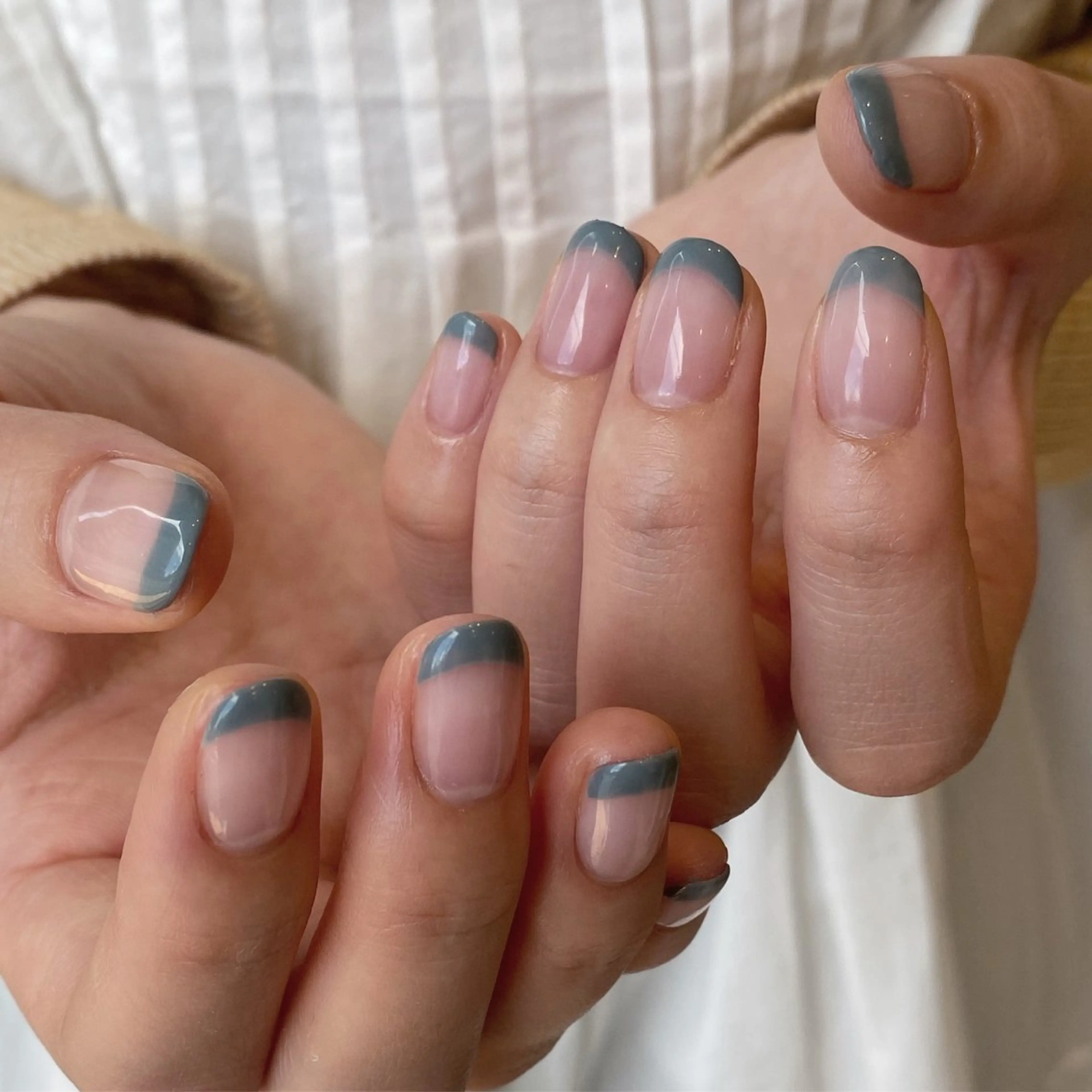 ネイル フレンチネイル 水色 しほ (quro.n)のネイルデザイン