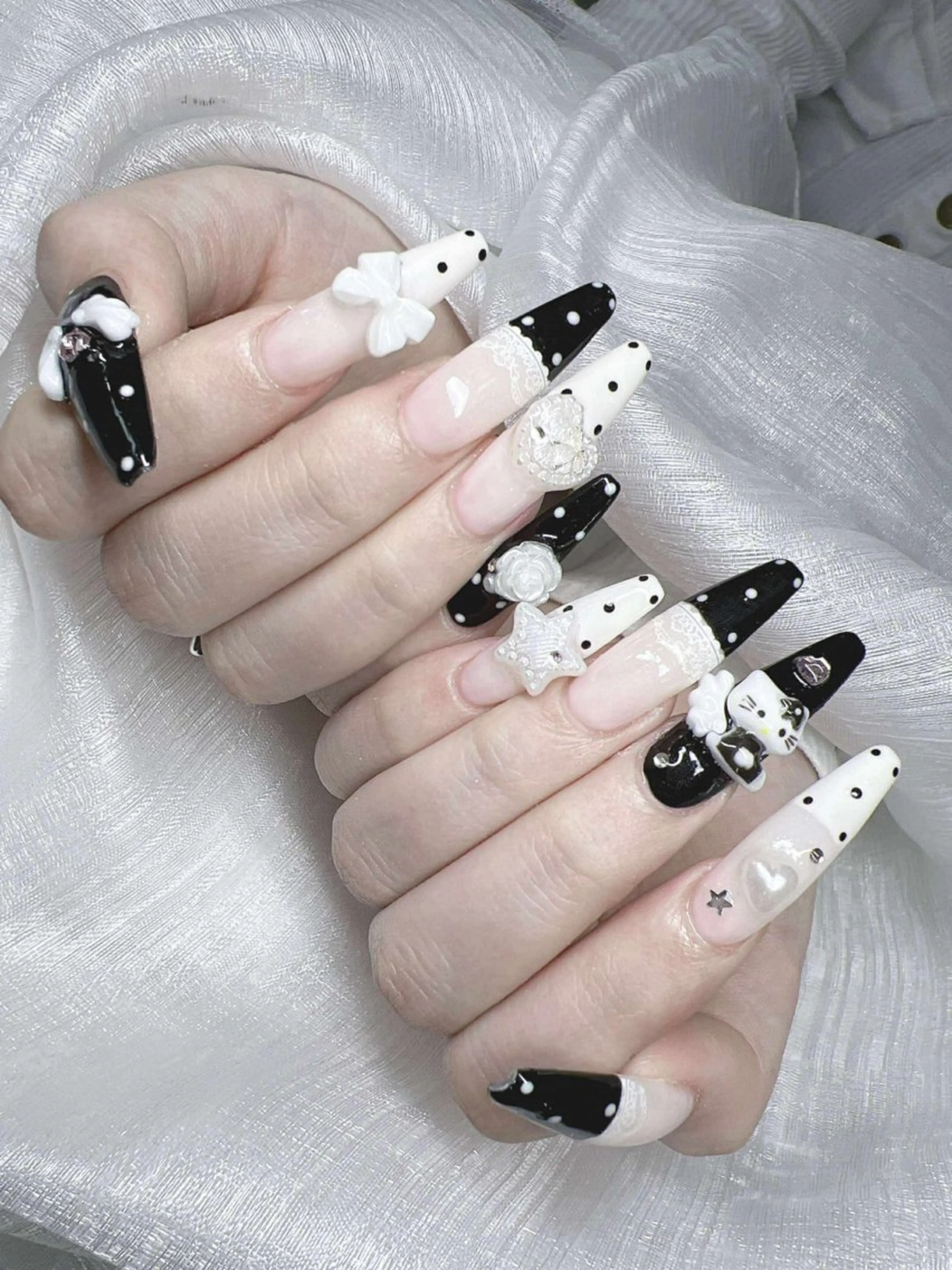 ネイル ハンドネイル Lee Nailsのネイルデザイン