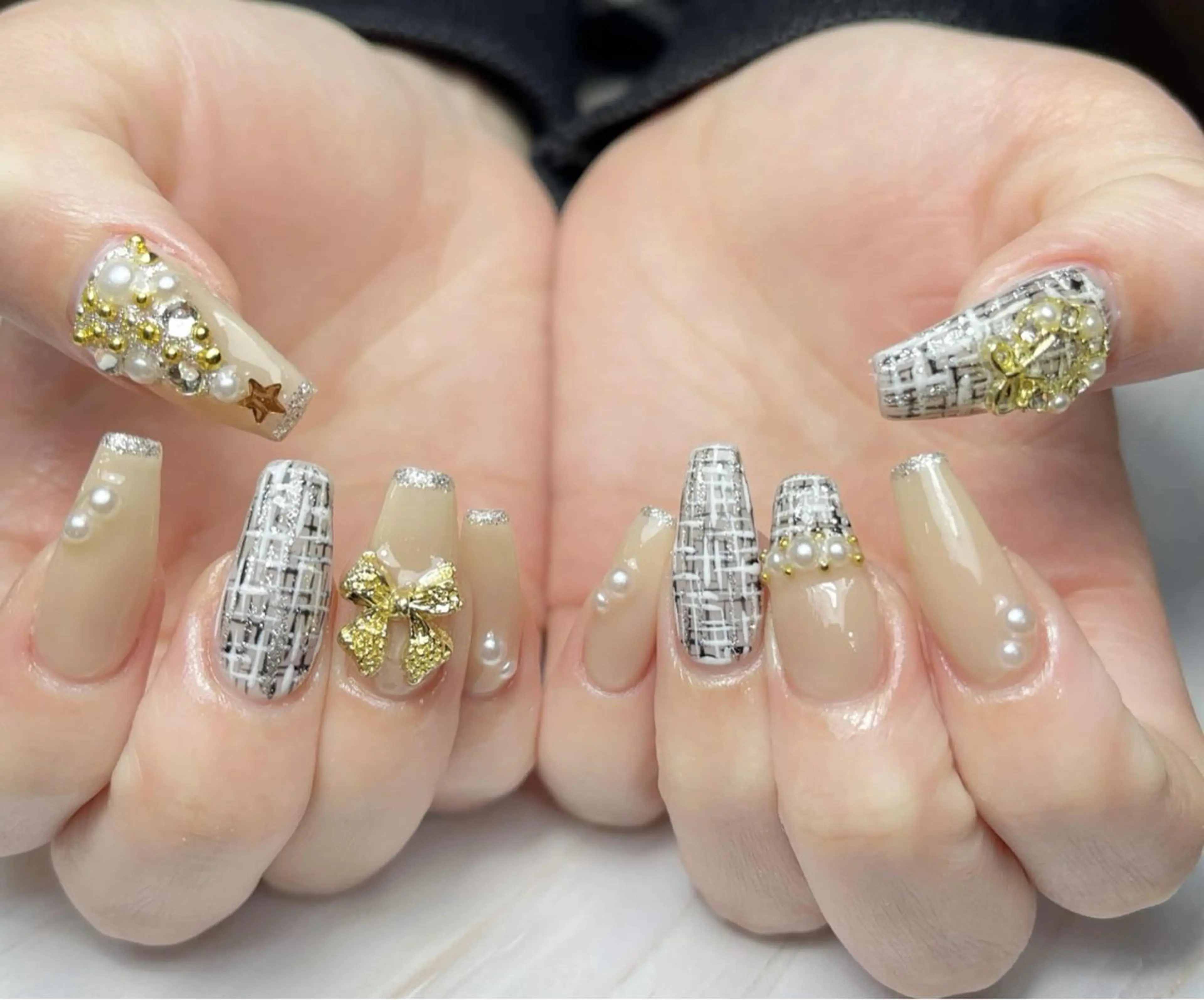 ネイル アートネイル フレンチネイル ジェルネイル グラデーション 韓国ネイル ハンドネイル 💕鈴木ユリ パラジェル/オフ無料のネイルデザイン