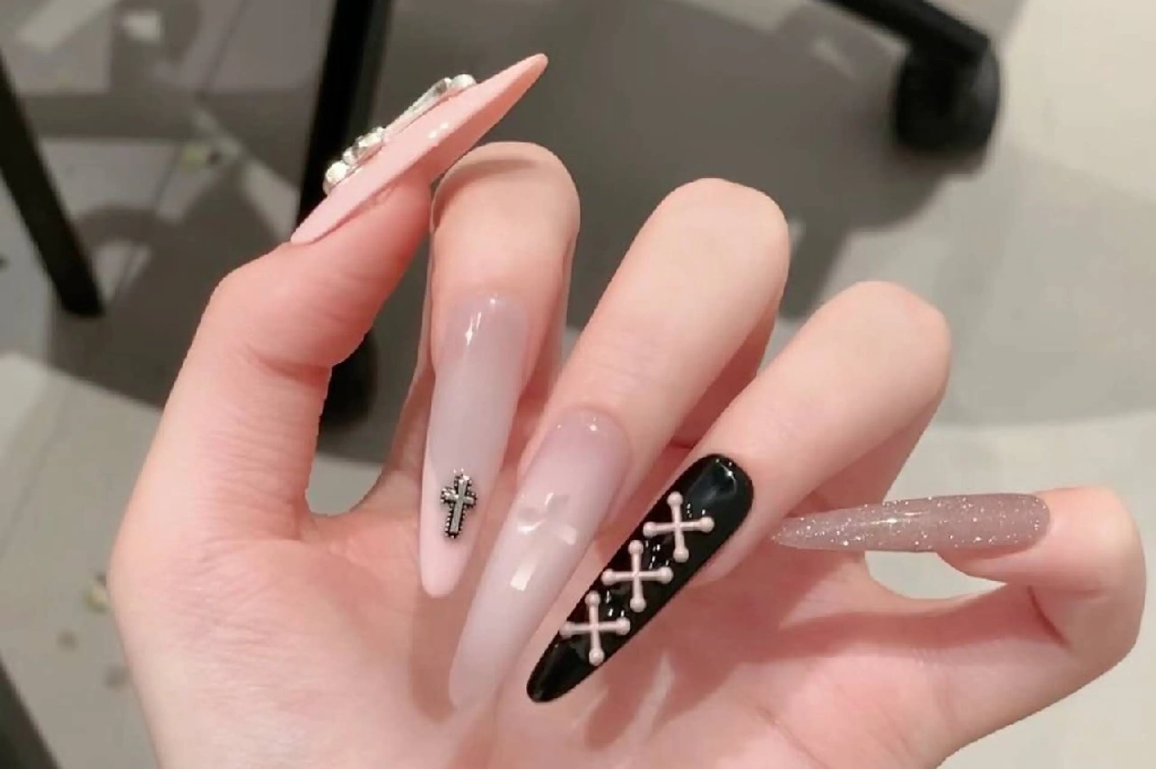 ネイル 小島 阿佑美のネイルデザイン