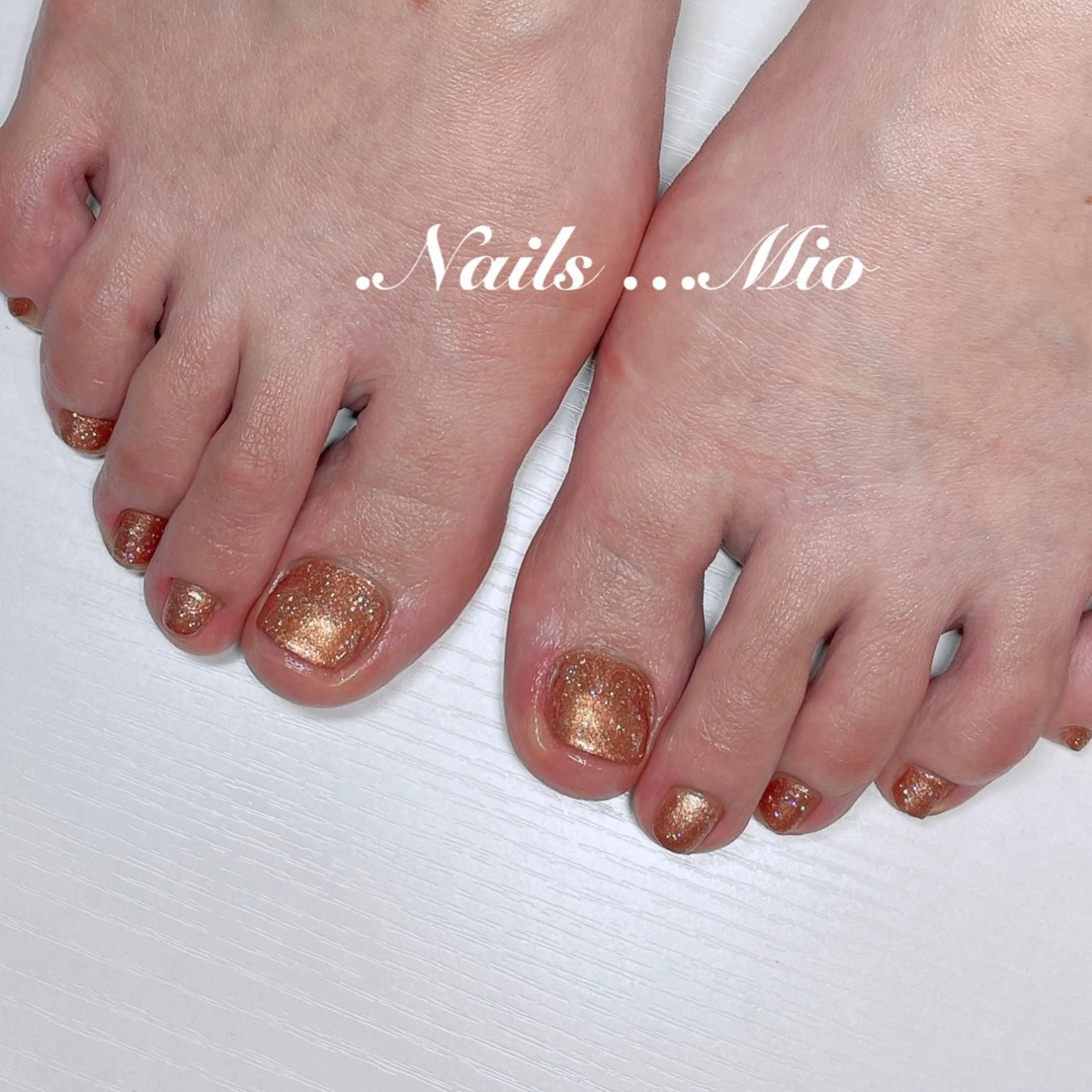 ネイル フットネイル ワンカラーネイル フットネイル .Nails Mio 赤羽西ネイルサロンのネイルデザイン