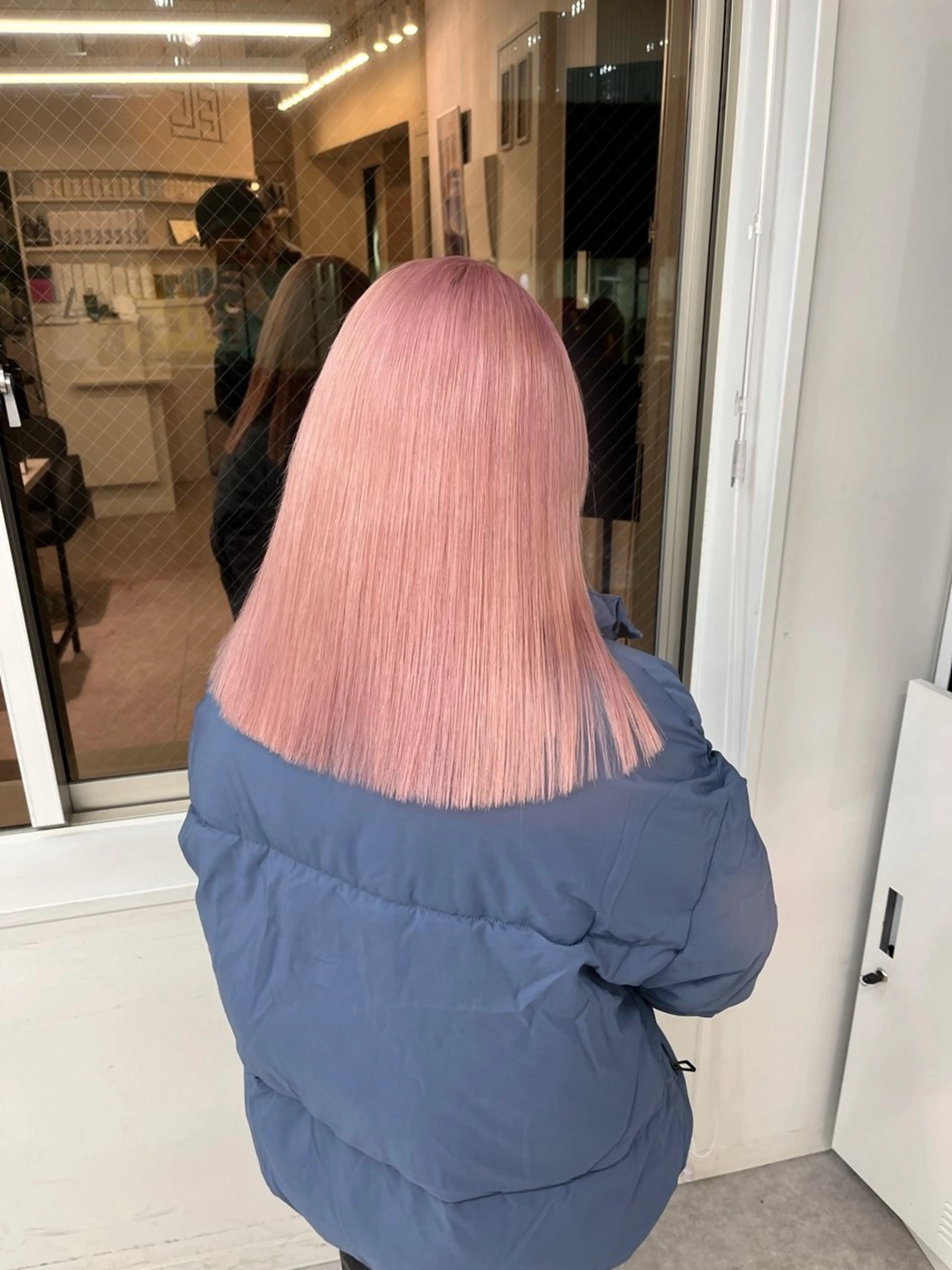 セミロング カラー ハイトーンカラー ピンクカラー トリートメント 💍透明感 💖艶ミルクティーのヘアスタイル