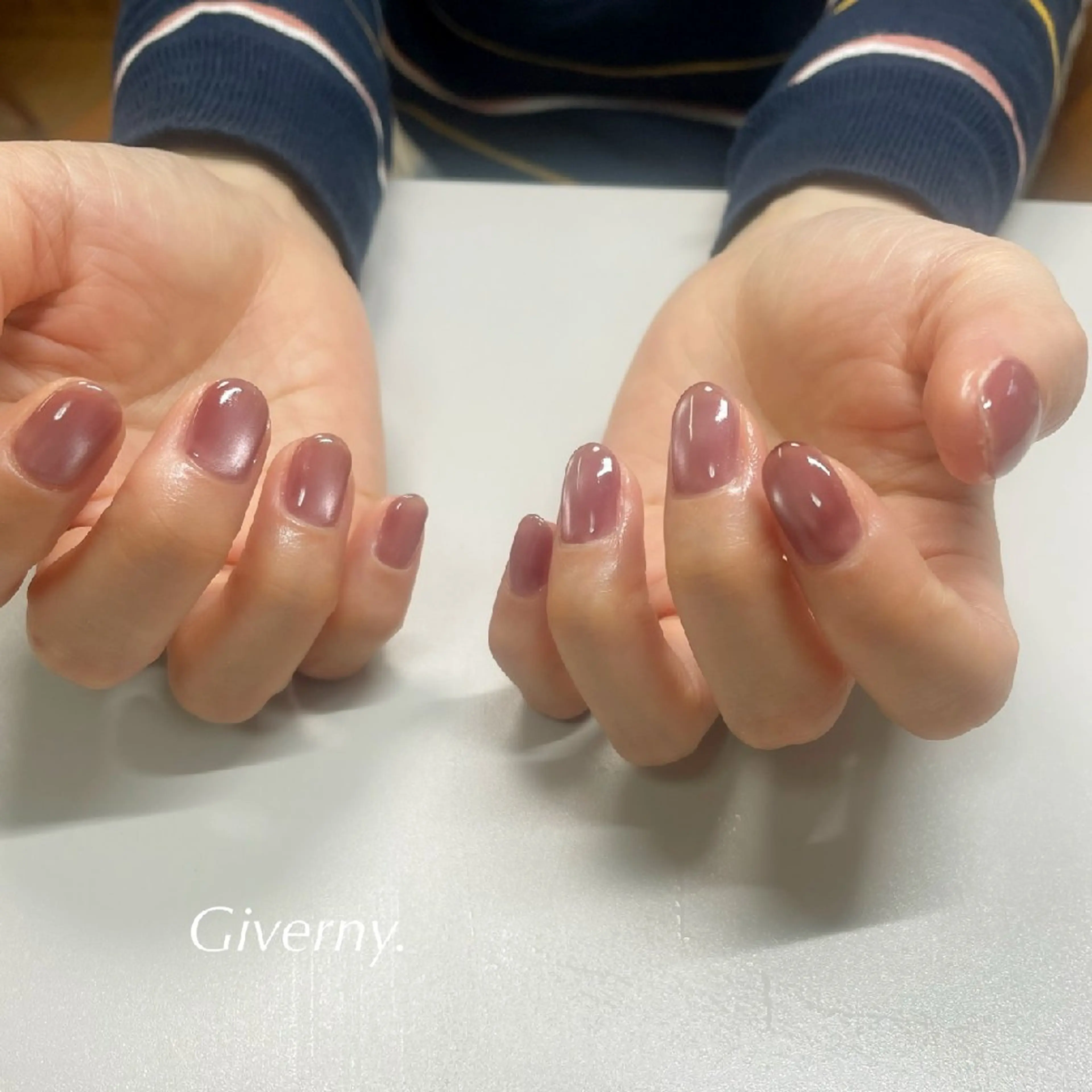 ネイル マグネットネイル ハンドネイル Giverny .のネイルデザイン