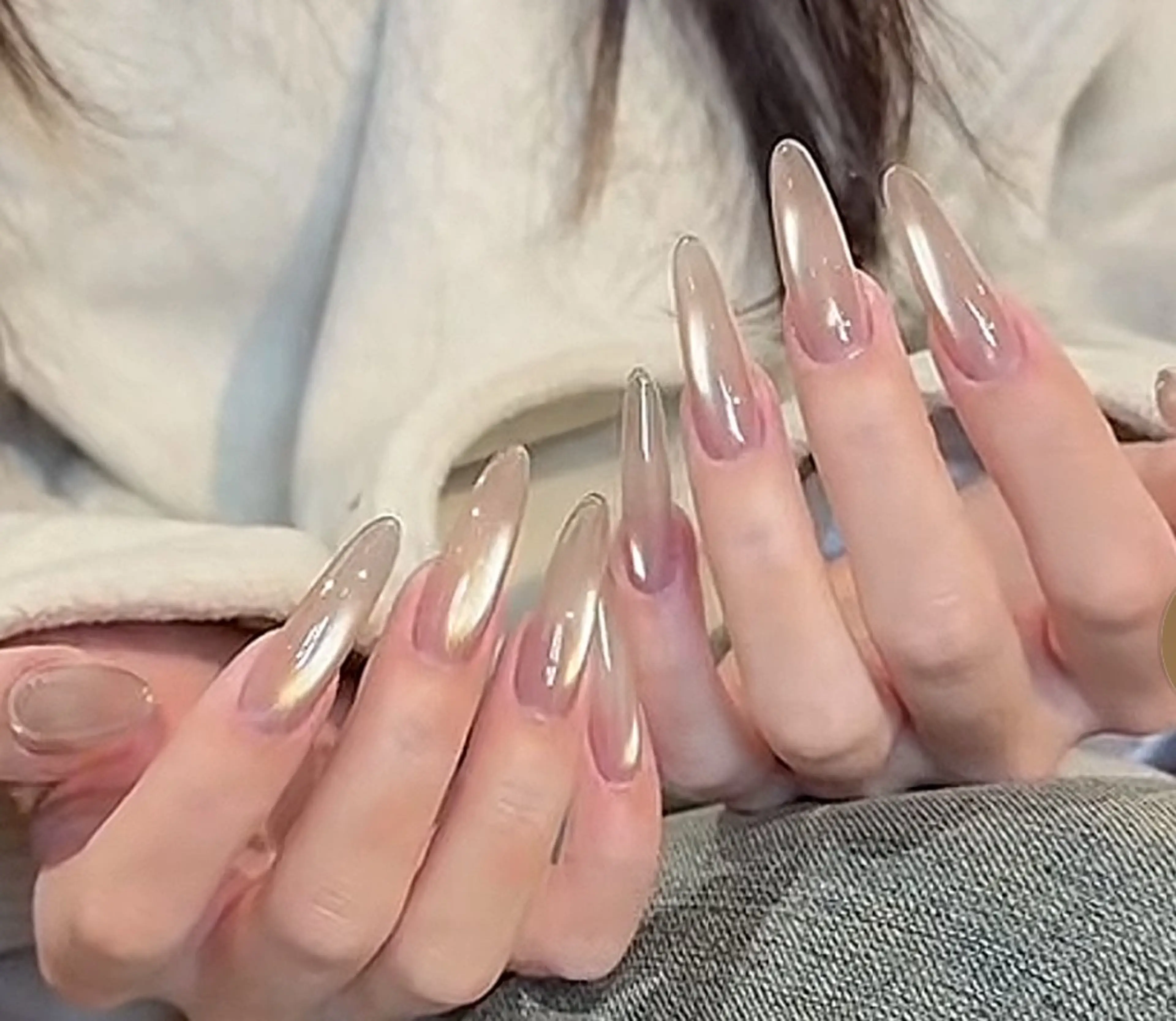 カラー グラデーションカラー ピンクカラー ハンドネイル AIN Nailのネイルデザイン