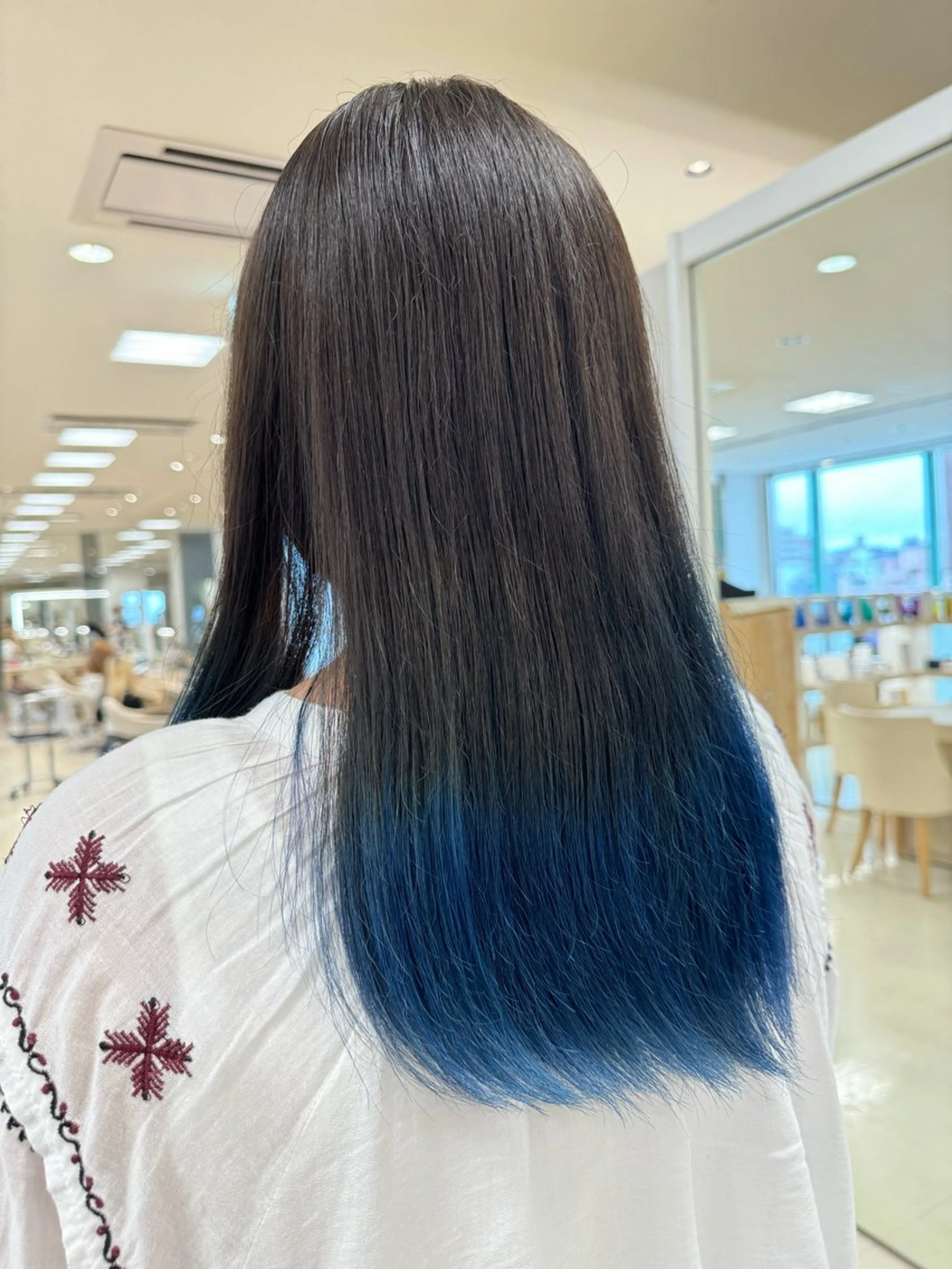 カラー kenje luscaのヘアスタイル
