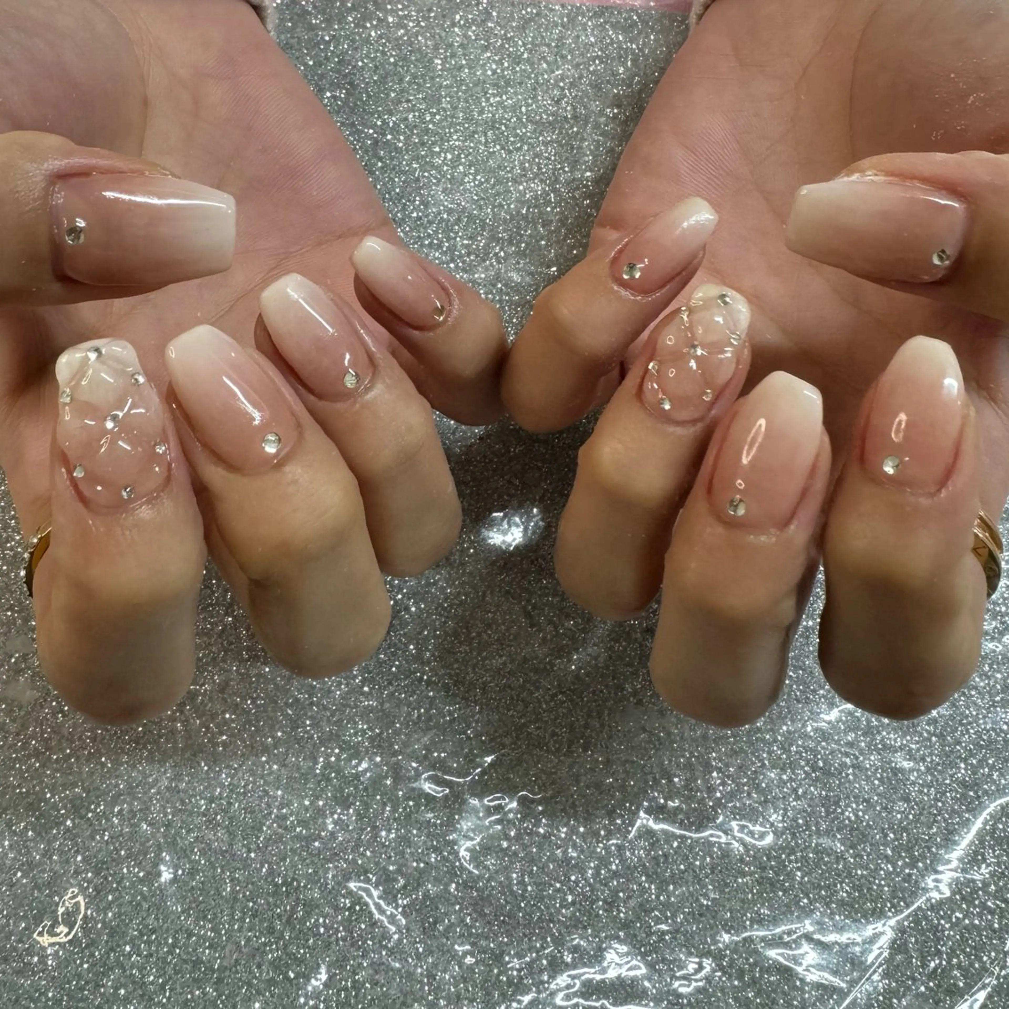 ネイル ハンドネイル VIERU 🌈🎀💖のネイルデザイン